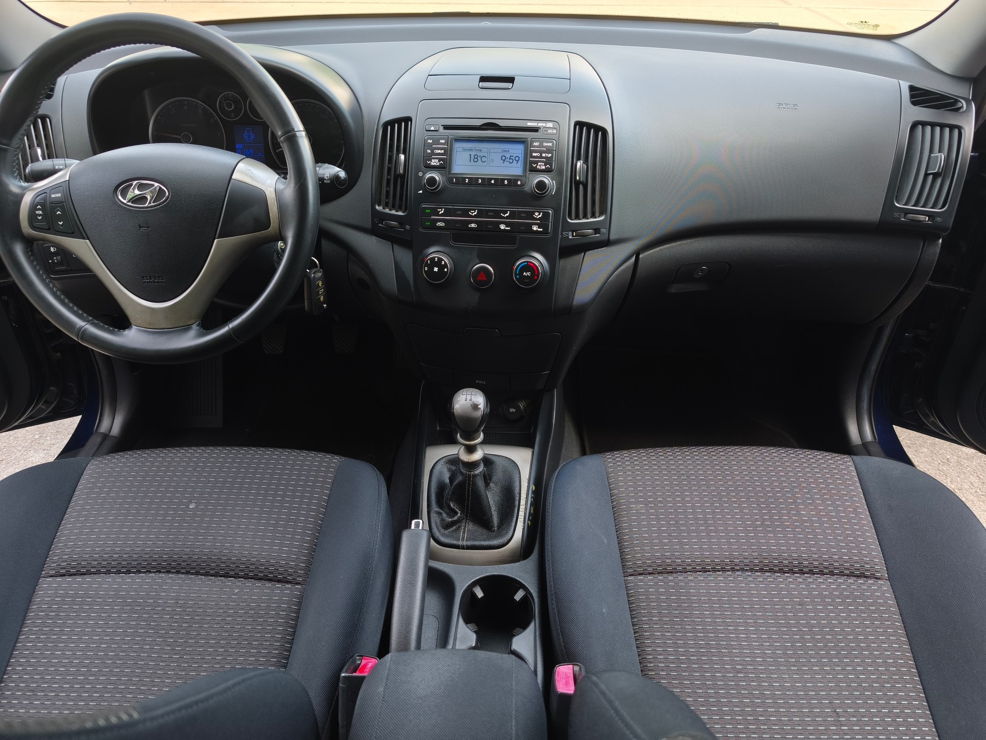 HYUNDAI i30 1.6 Style-image-9