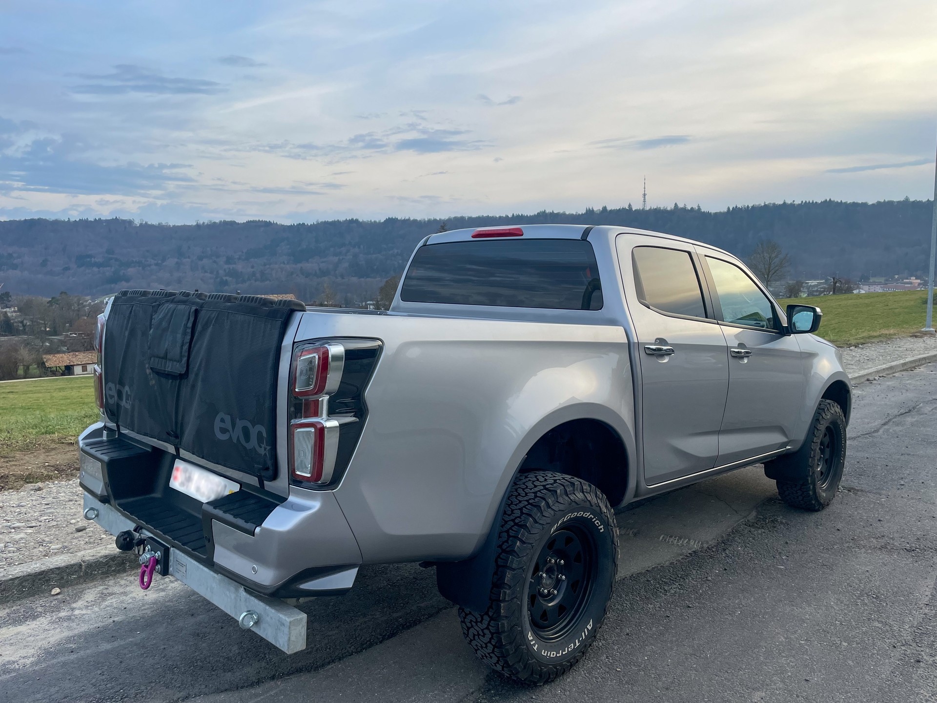 ISUZU Isuzu D-Max N60F / 4x4 / Hobby und Abenteuerfahrzeug-image-1