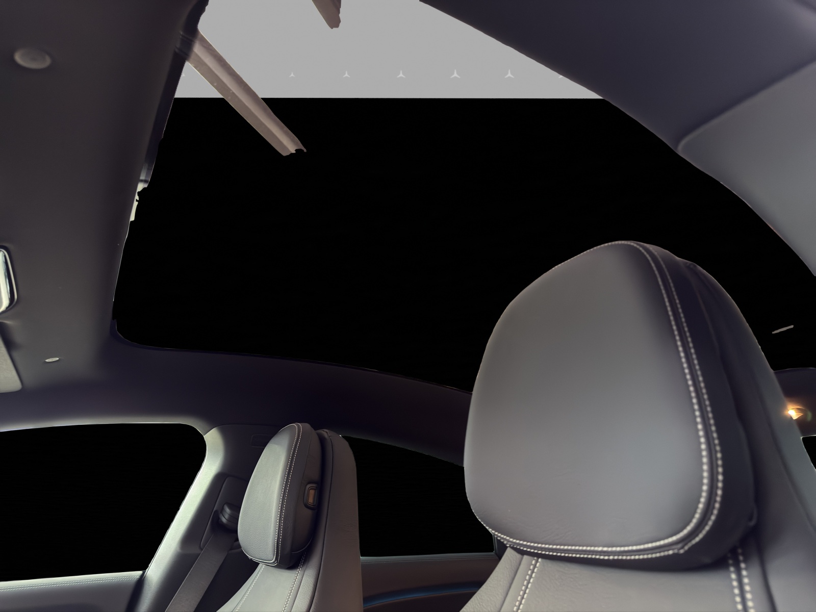 MERCEDES-BENZ CLA 220 4Matic-image-10