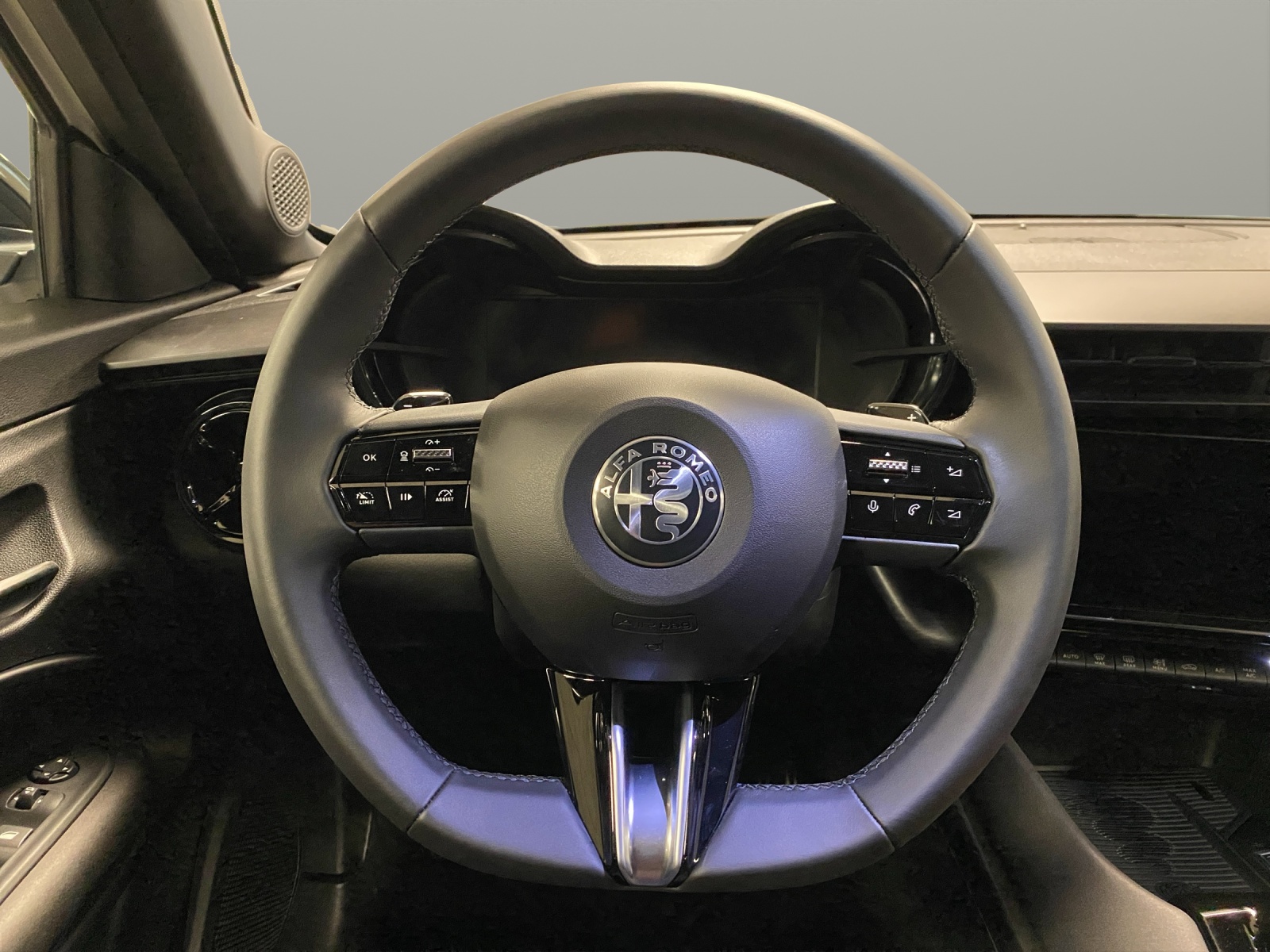 ALFA ROMEO Junior 1.2 Ibrida Q4 Pack Tech-image-12