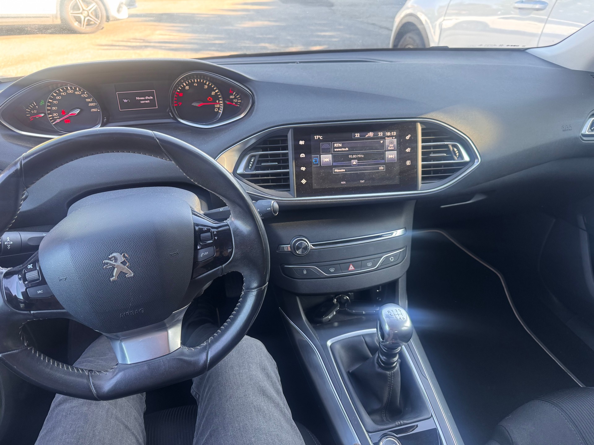 PEUGEOT 308 1.6 THP Allure-image-7