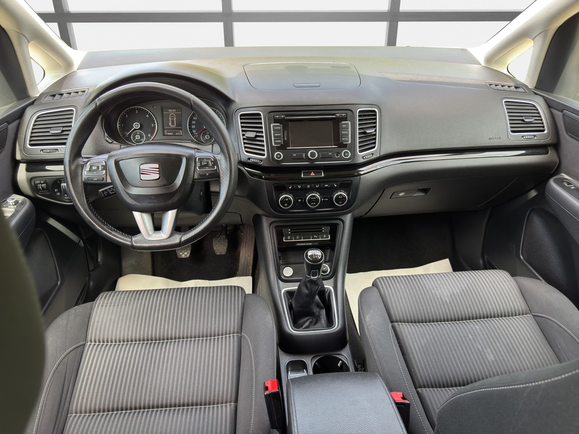 SEAT Alhambra 2.0 TDI ITECH 4x4 7 PLÄTZER-image-8