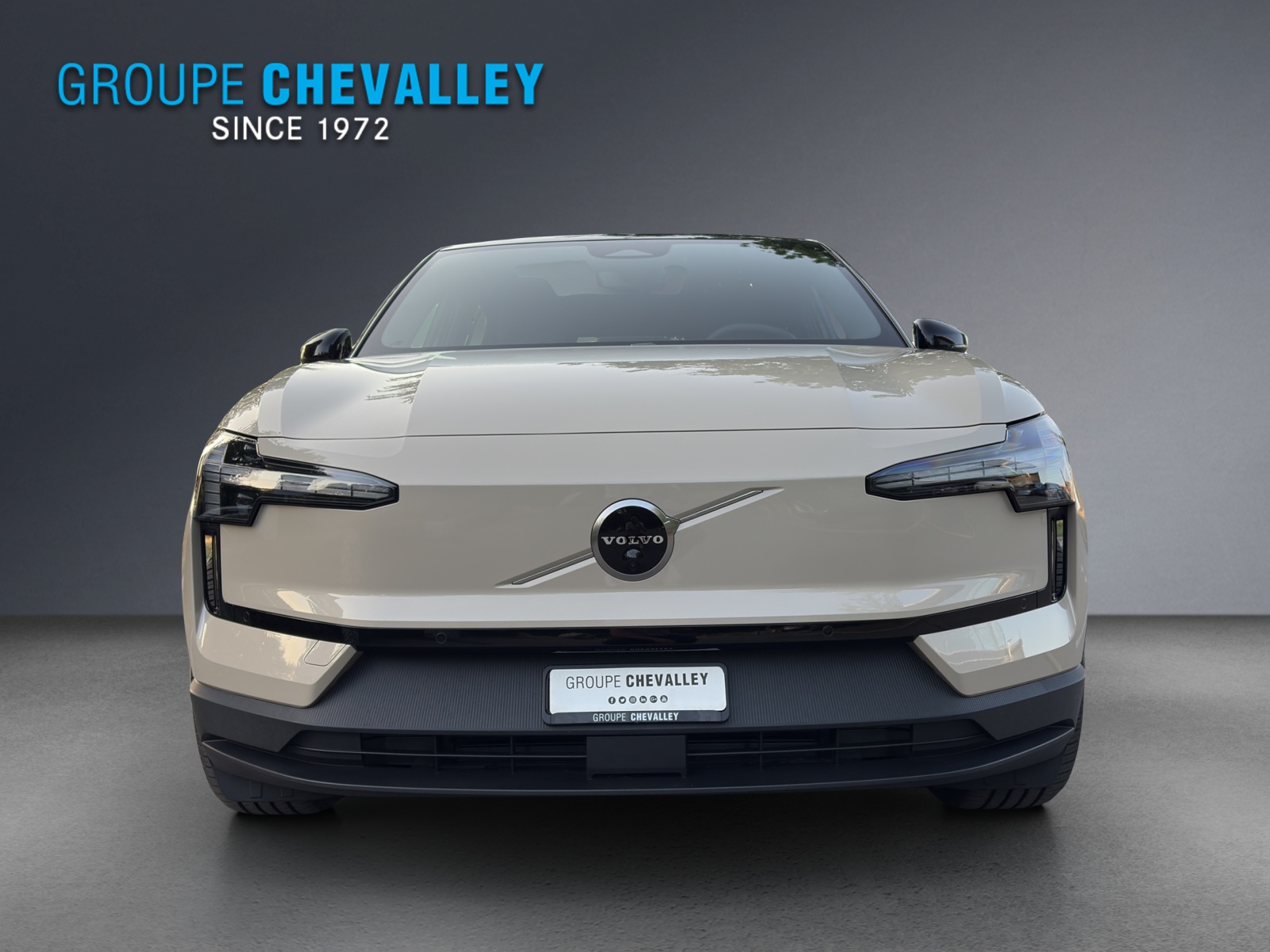 VOLVO EX30 E60 69kWh Twin Ultra-image-1