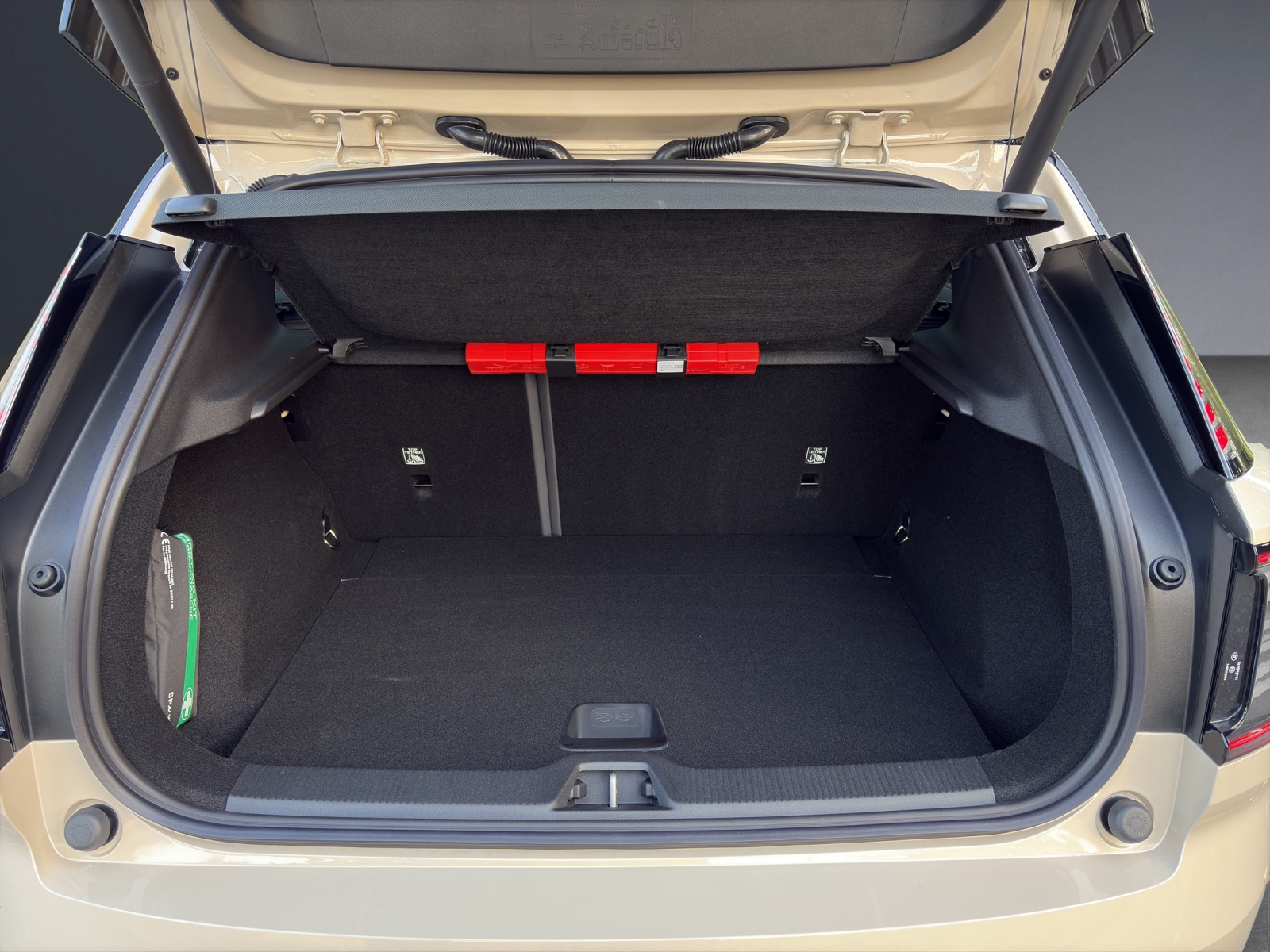 VOLVO EX30 E60 69kWh Twin Ultra-image-10