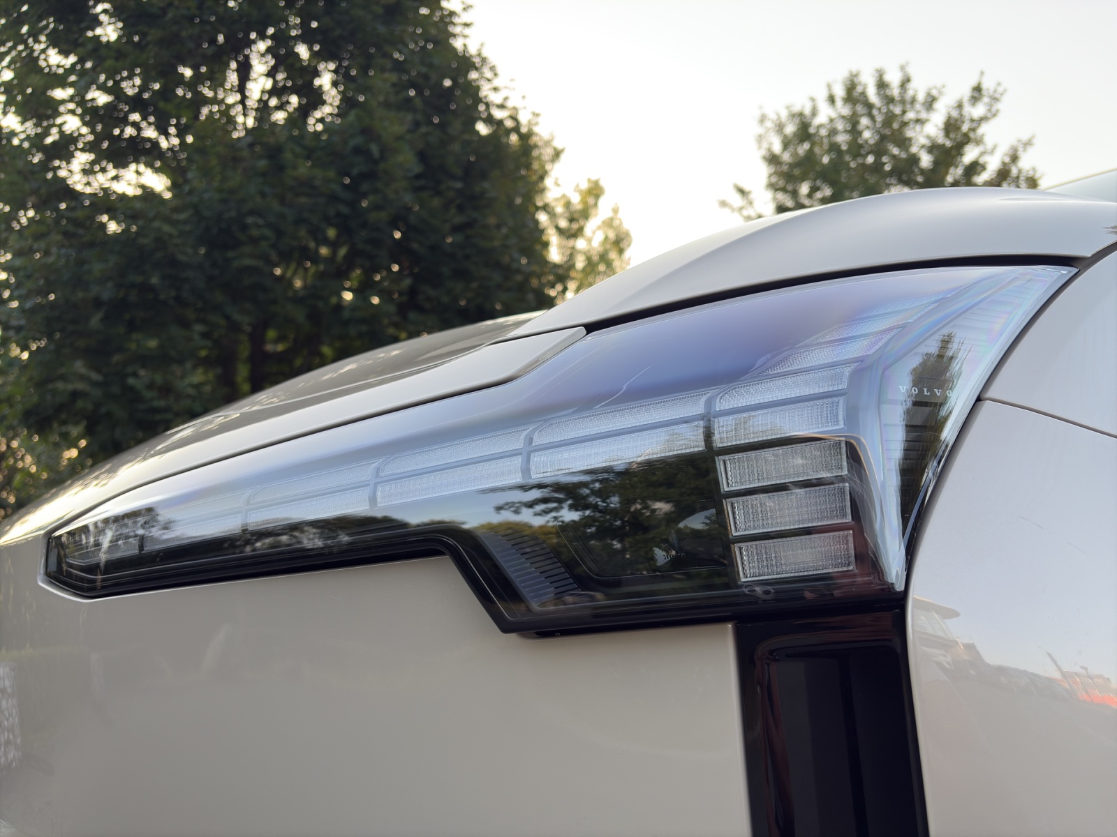 VOLVO EX30 E60 69kWh Twin Ultra-image-14