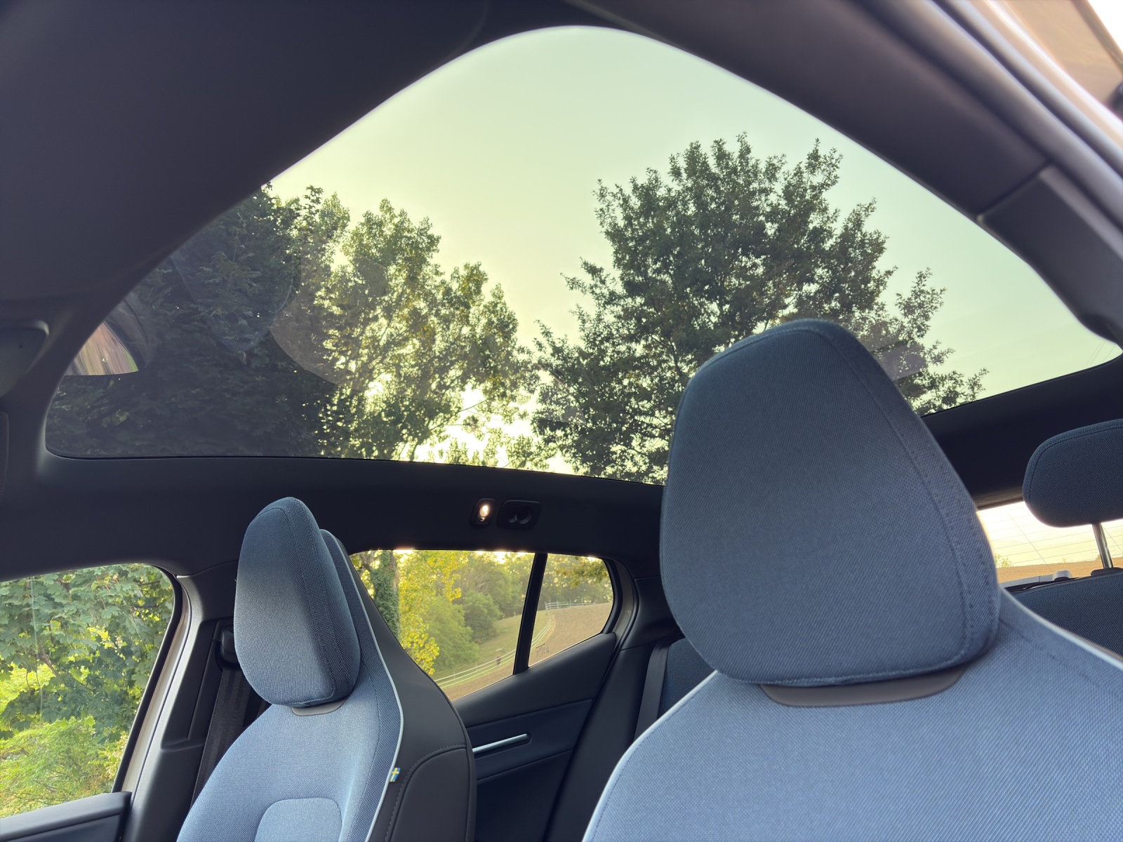 VOLVO EX30 E60 69kWh Twin Ultra-image-15