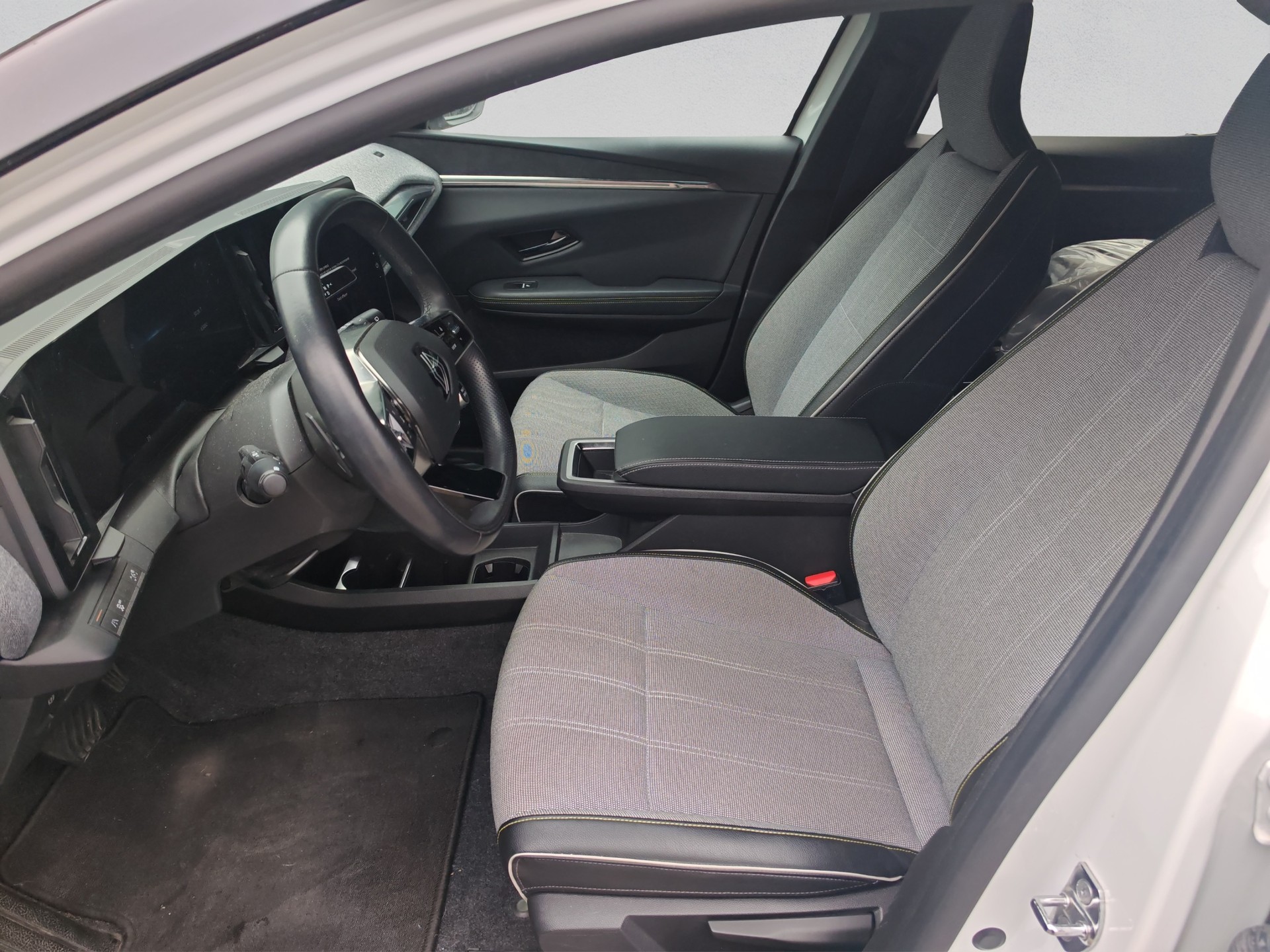 RENAULT Mégane E-TECH EV60 Techno-image-8