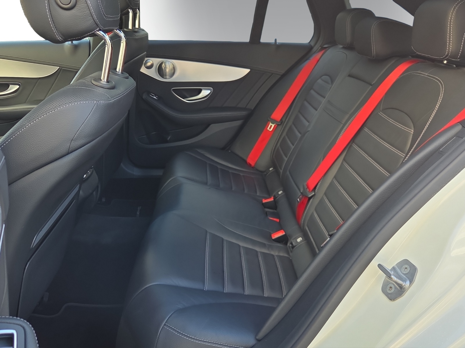 MERCEDES-BENZ C 43 AMG 4Matic 9G-Tronic-image-9