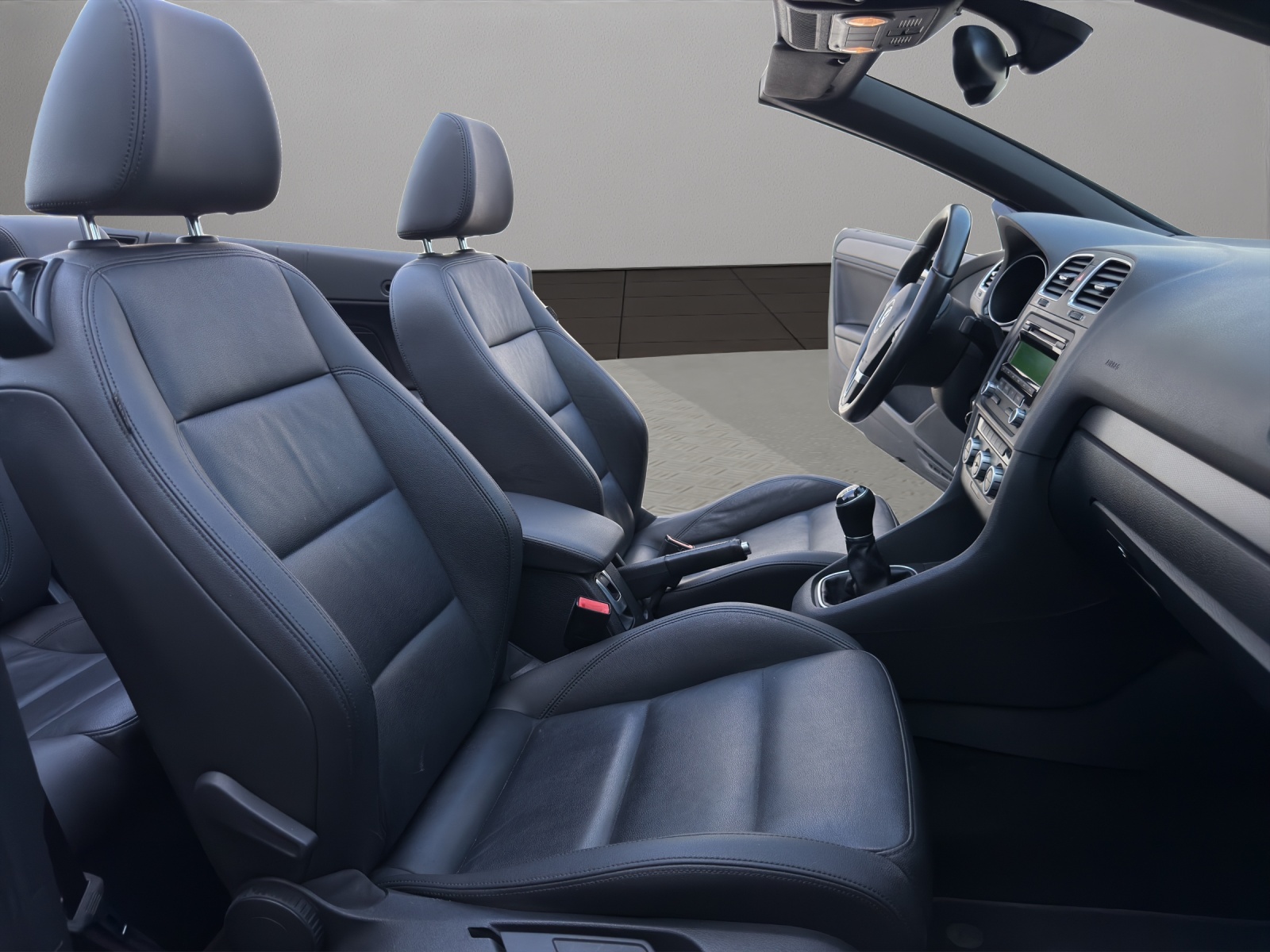VW Golf Cabrio 1.4 TSI Lounge-image-16