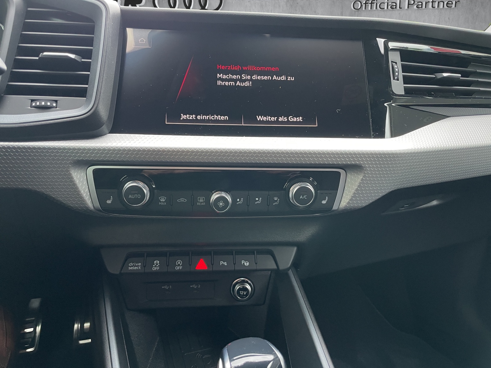 AUDI A1 Sportback 30 TFSI S Line Attraction S-tronic-image-10