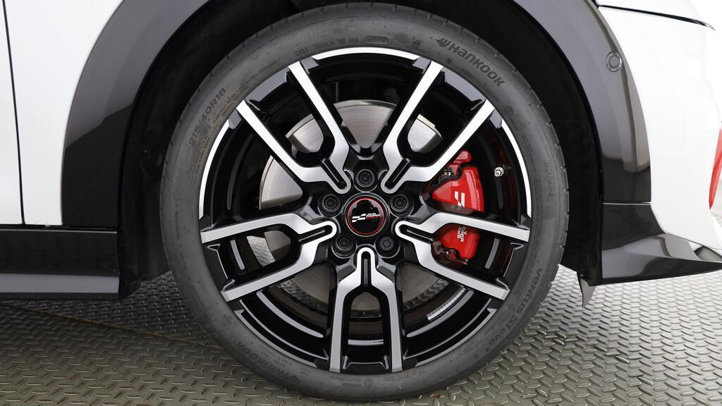 MINI John Cooper Works-image-7