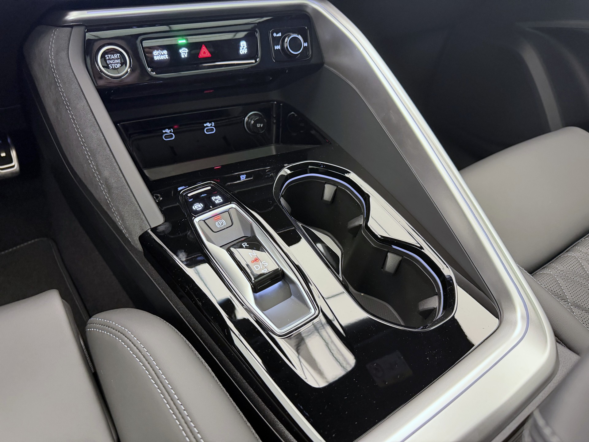 AUDI Q5 e-hybrid quattro 270 kW S-tronic-image-13