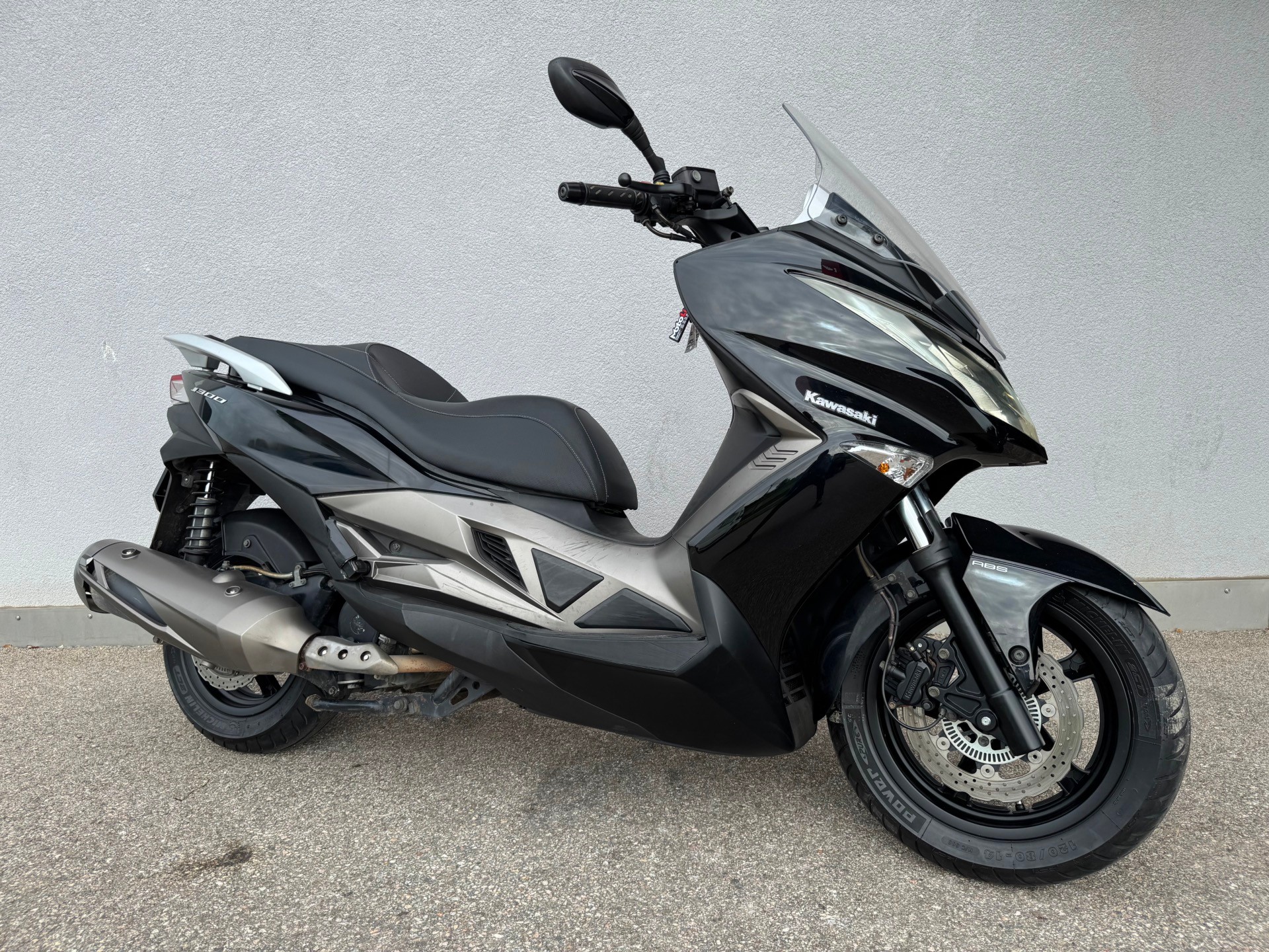 KAWASAKI J 300 ABS-showroom-element-1