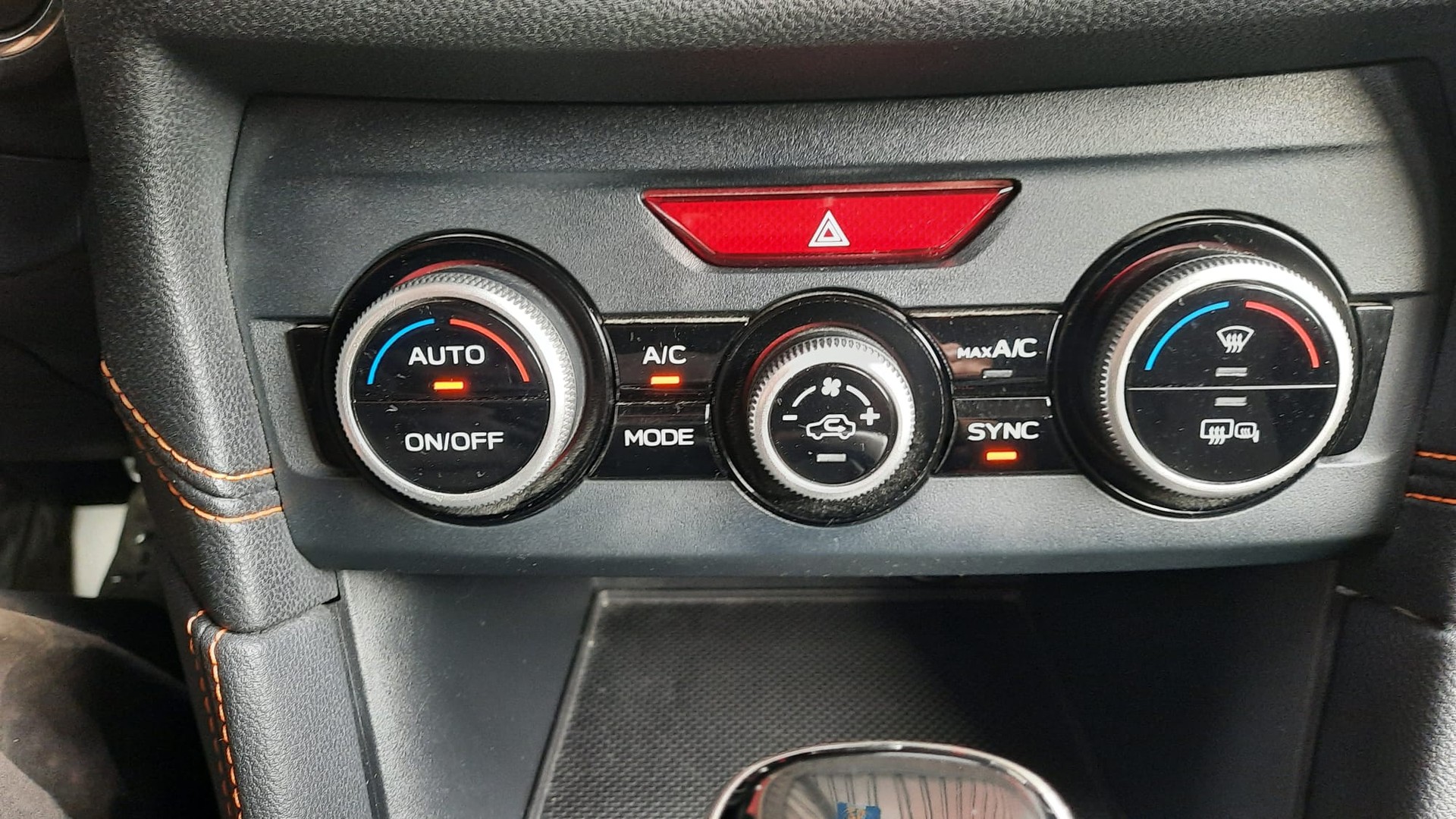 SUBARU XV 2.0 Swiss Plus AWD Lineartronic-image-14