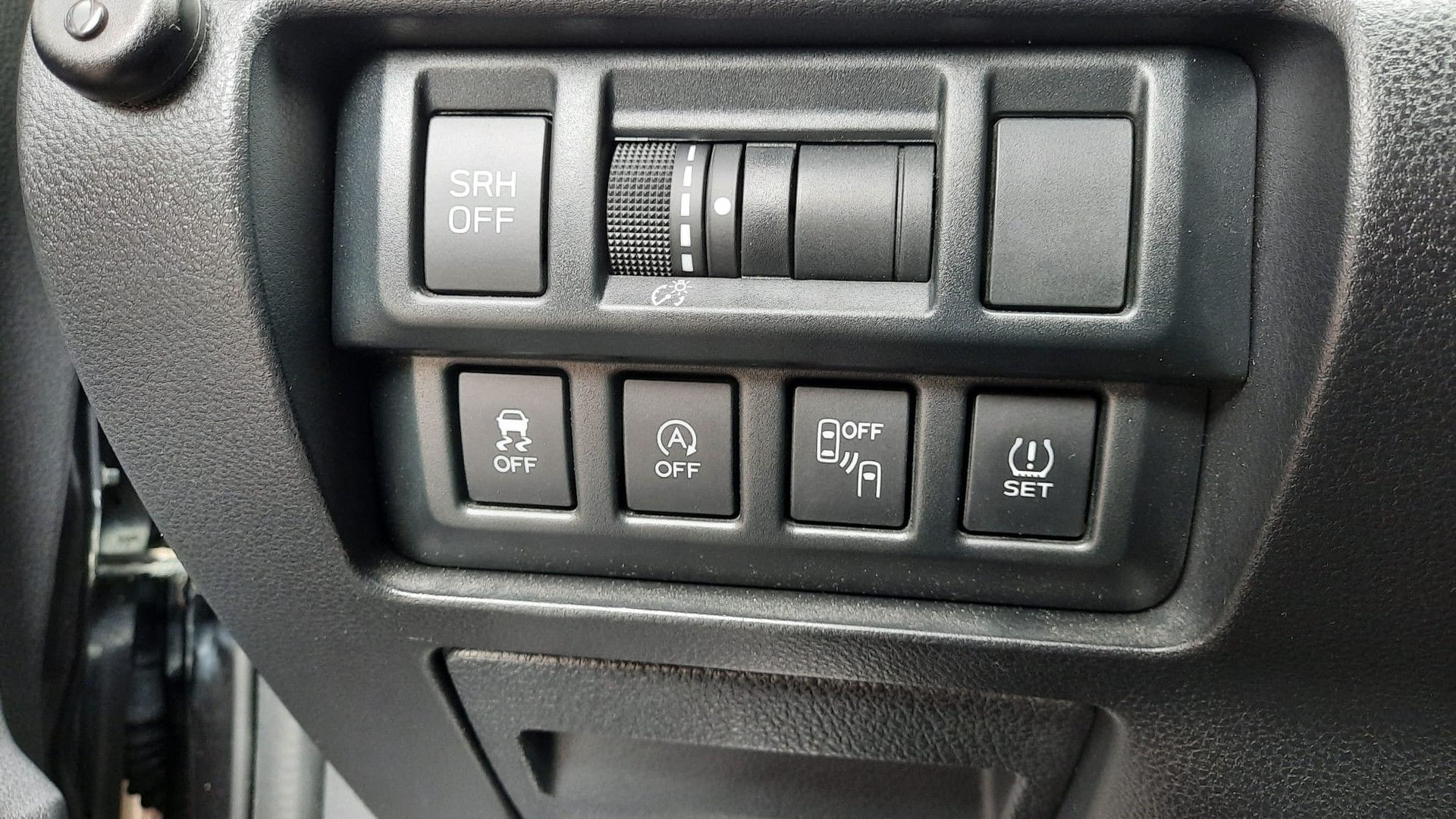 SUBARU XV 2.0 Swiss Plus AWD Lineartronic-image-7