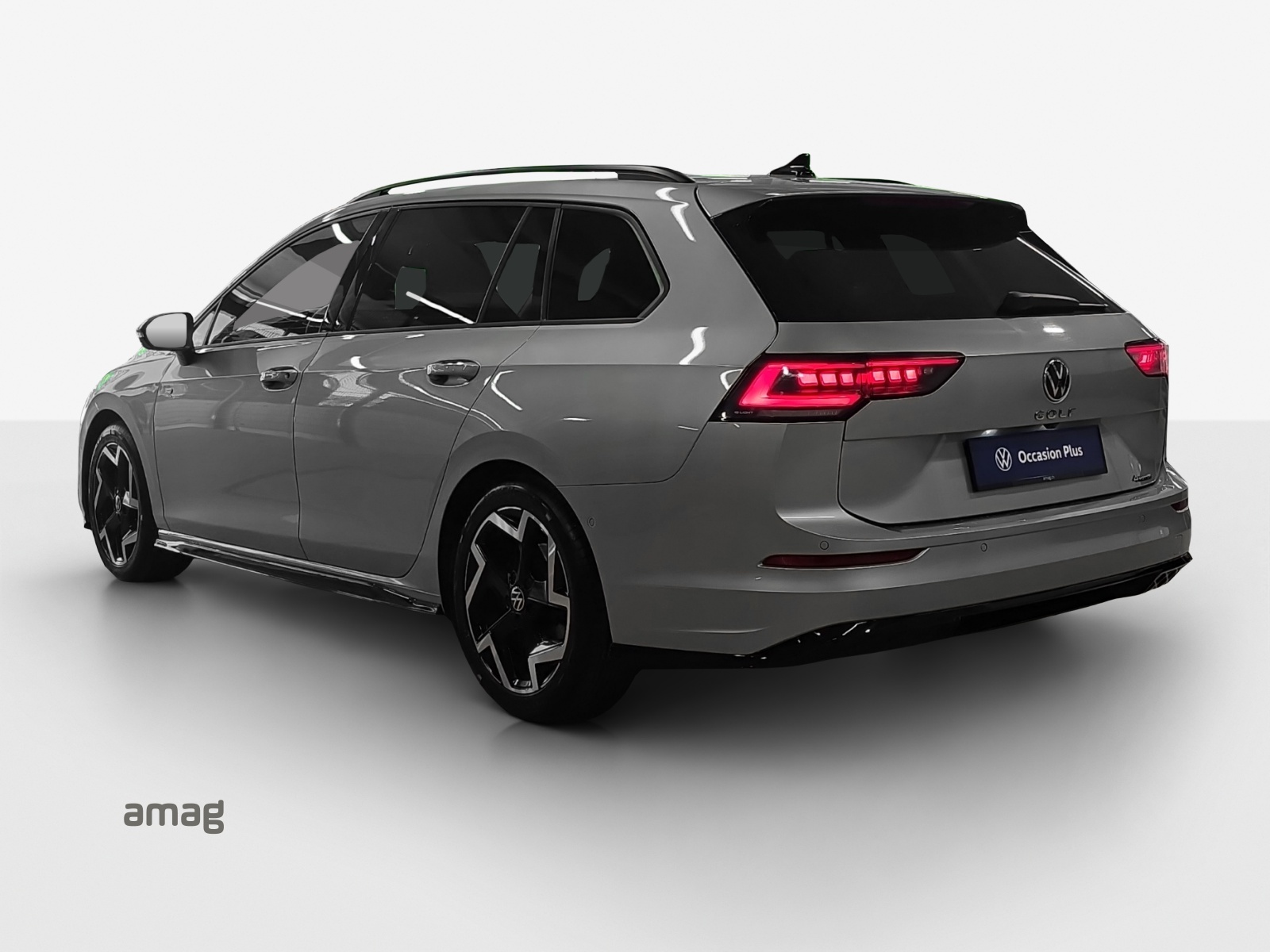 VW Golf Variant 2.0 TSI R-Line DSG 4 Motion-image-2