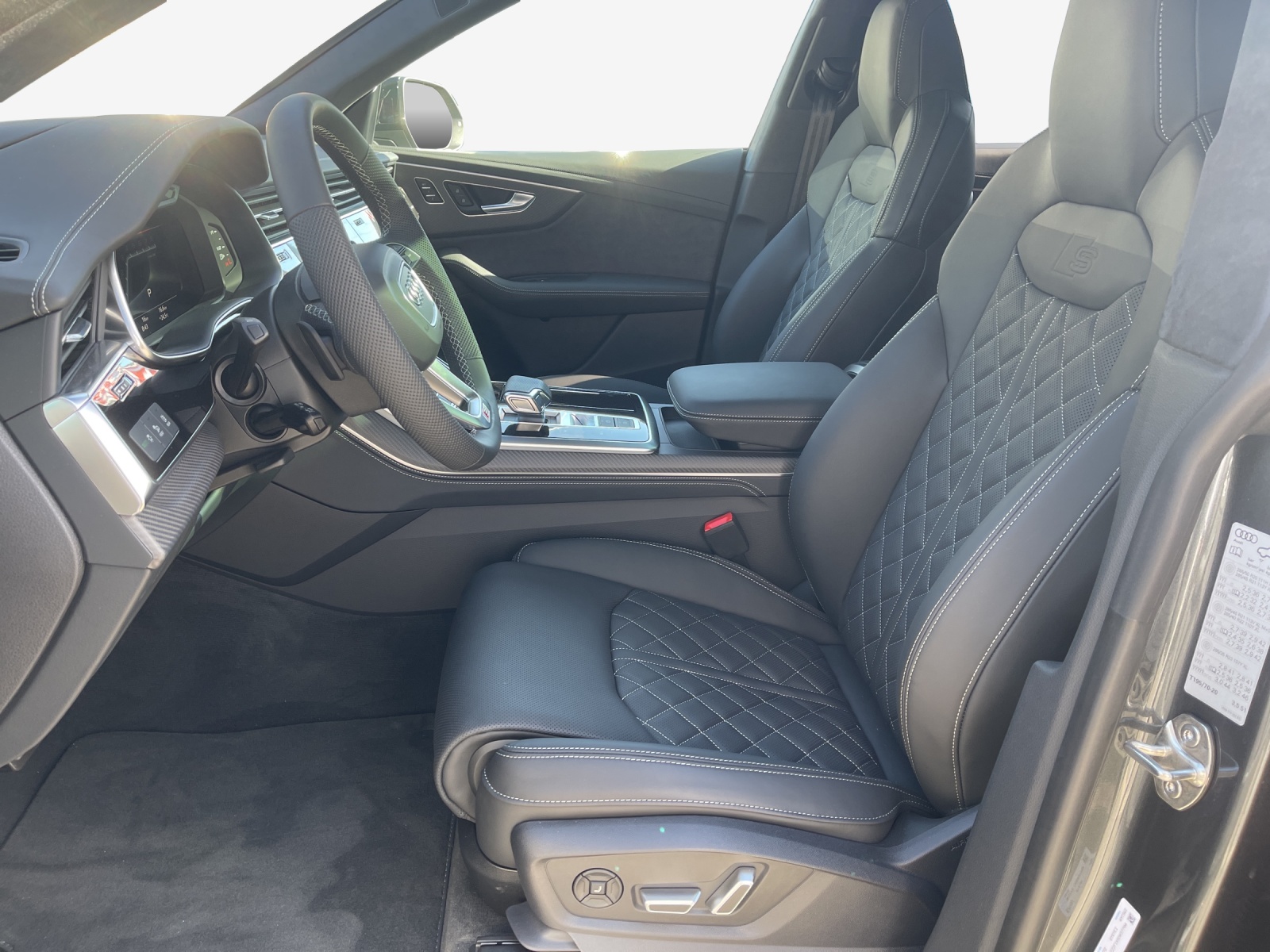 AUDI SQ8 SUV TFSI quattro tiptronic-image-7