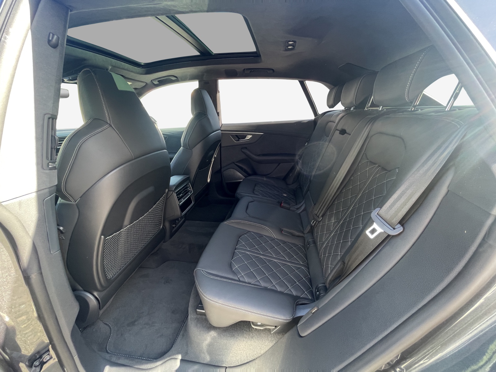 AUDI SQ8 SUV TFSI quattro tiptronic-image-8