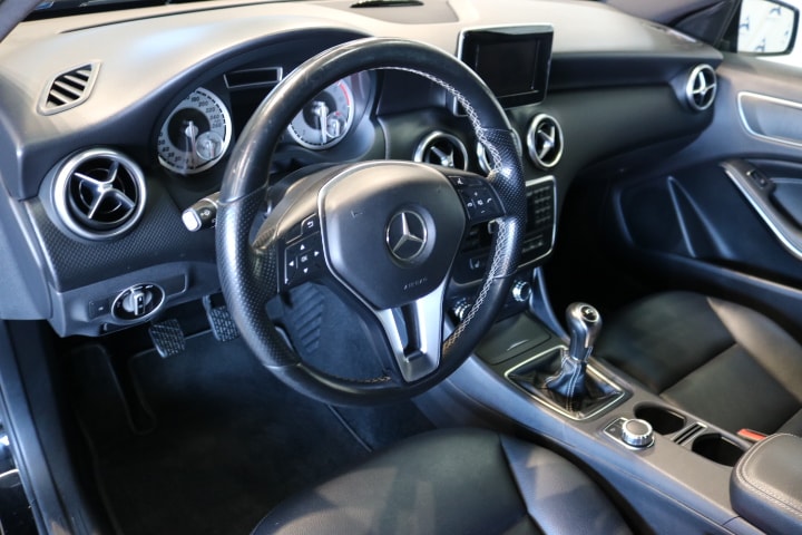 MERCEDES-BENZ A 160 CDI Urban-image-4