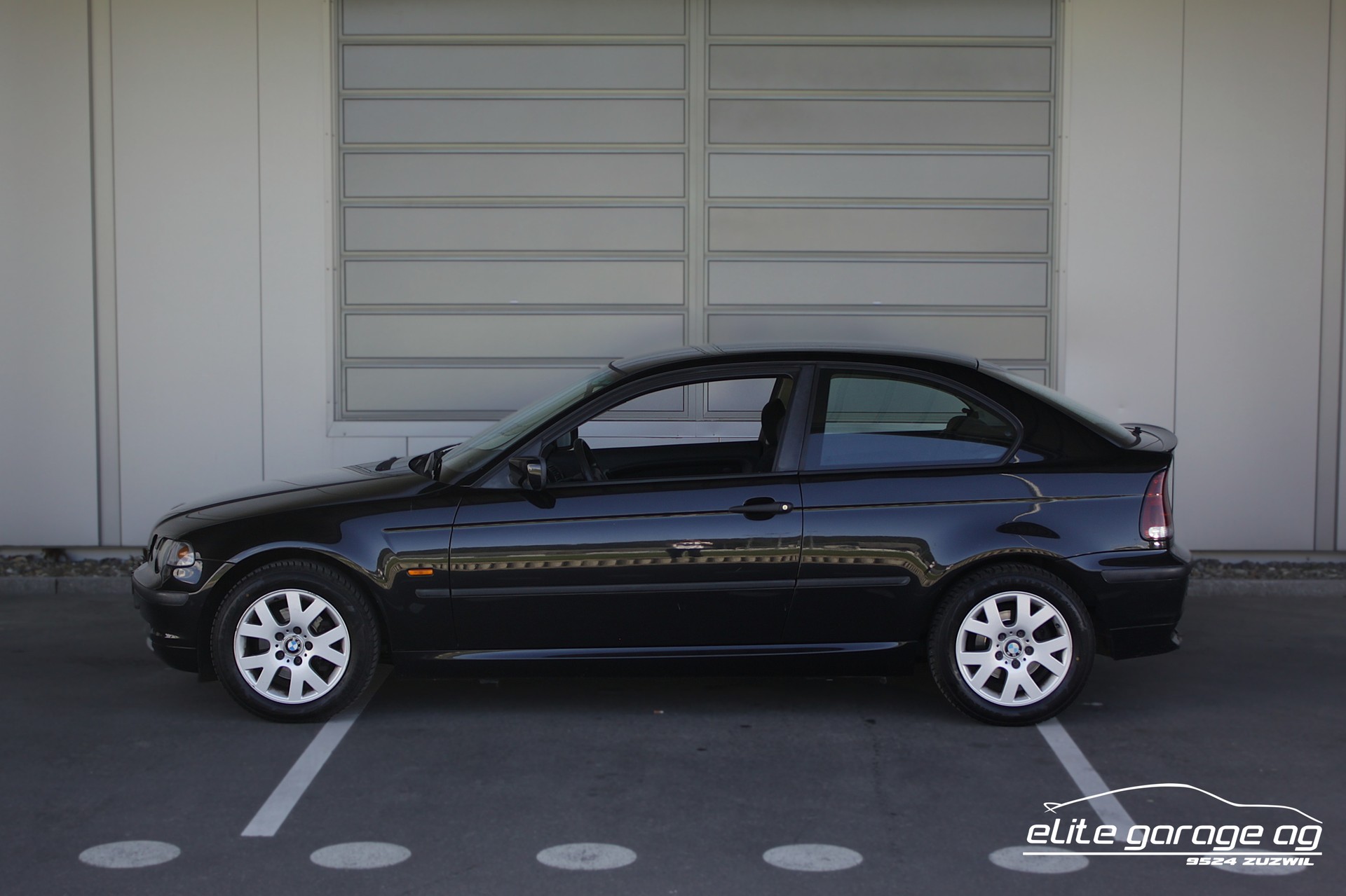 BMW 318 ti Compact-image-1