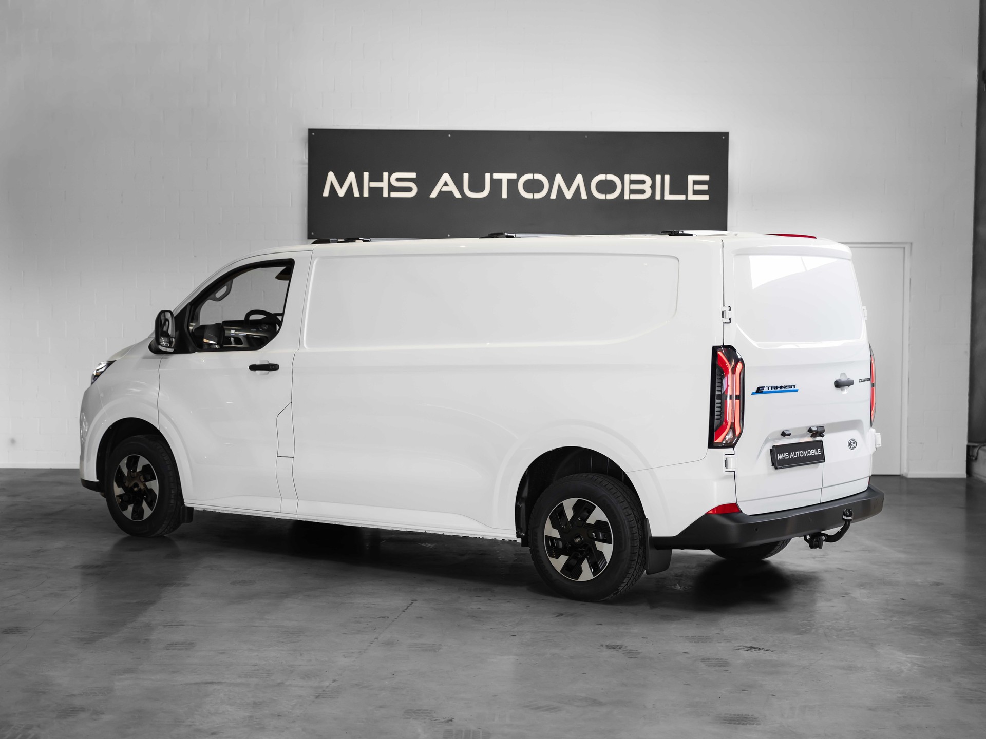 FORD Transit Custom Van 340 L2H1 65kWh Trend-image-37