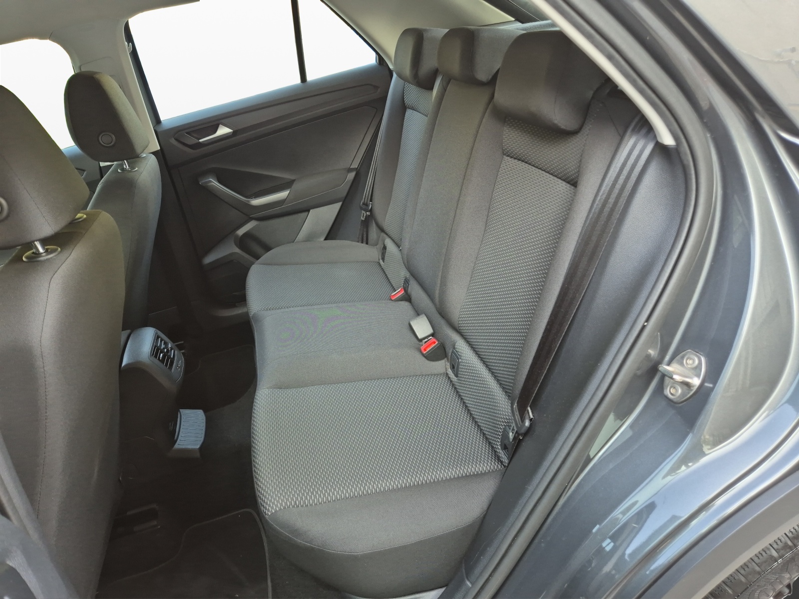 VW T-Roc 1.0 TSI-image-10