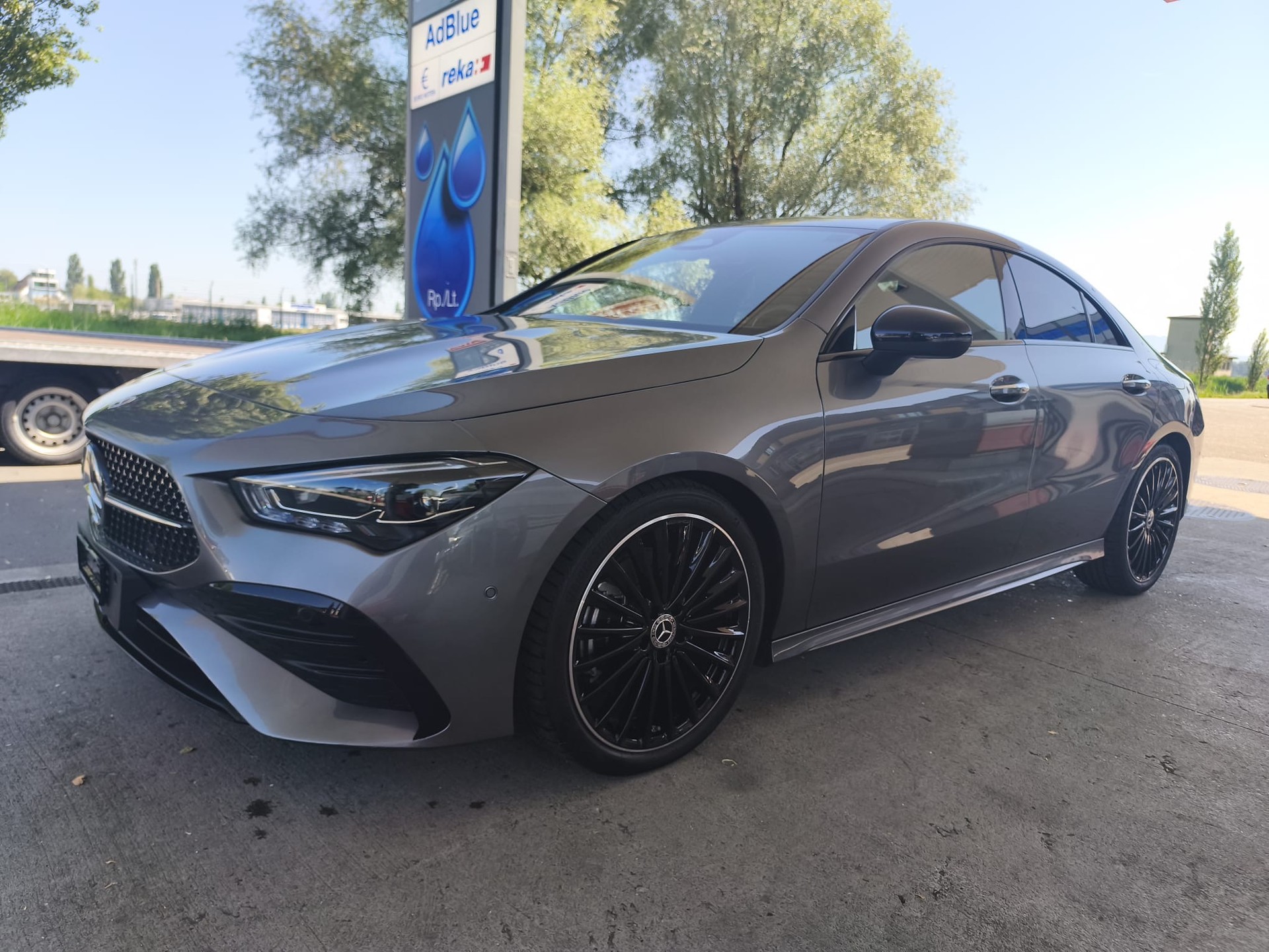 MERCEDES-BENZ CLA 200 d 8G-DCT-image-1
