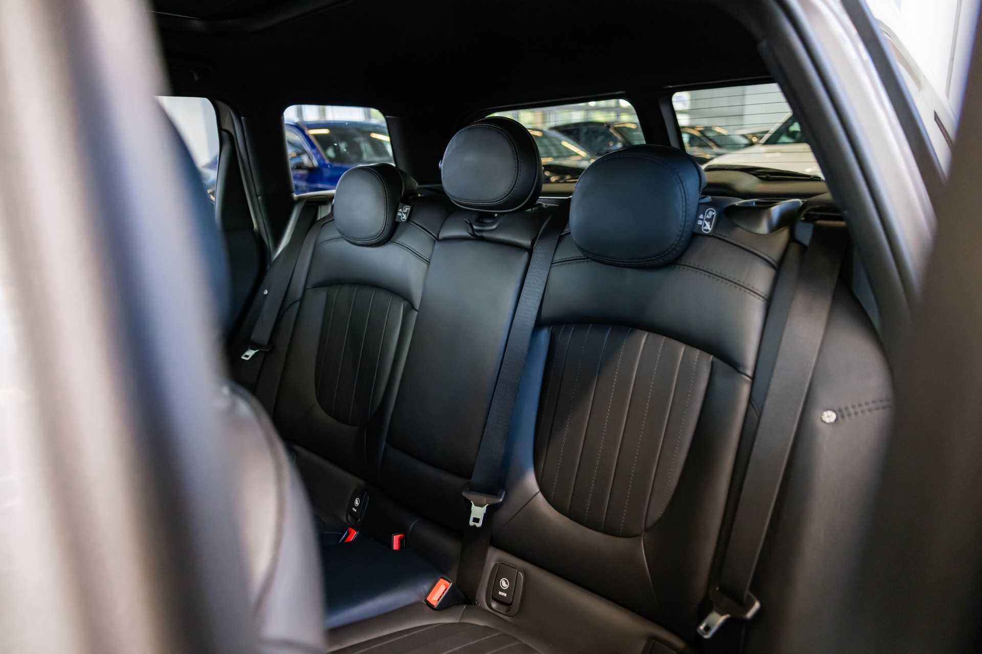 MINI Clubman F54 2.0i Cooper S ALL4 / CH-Fahrzeug / Panoramadach /-image-13