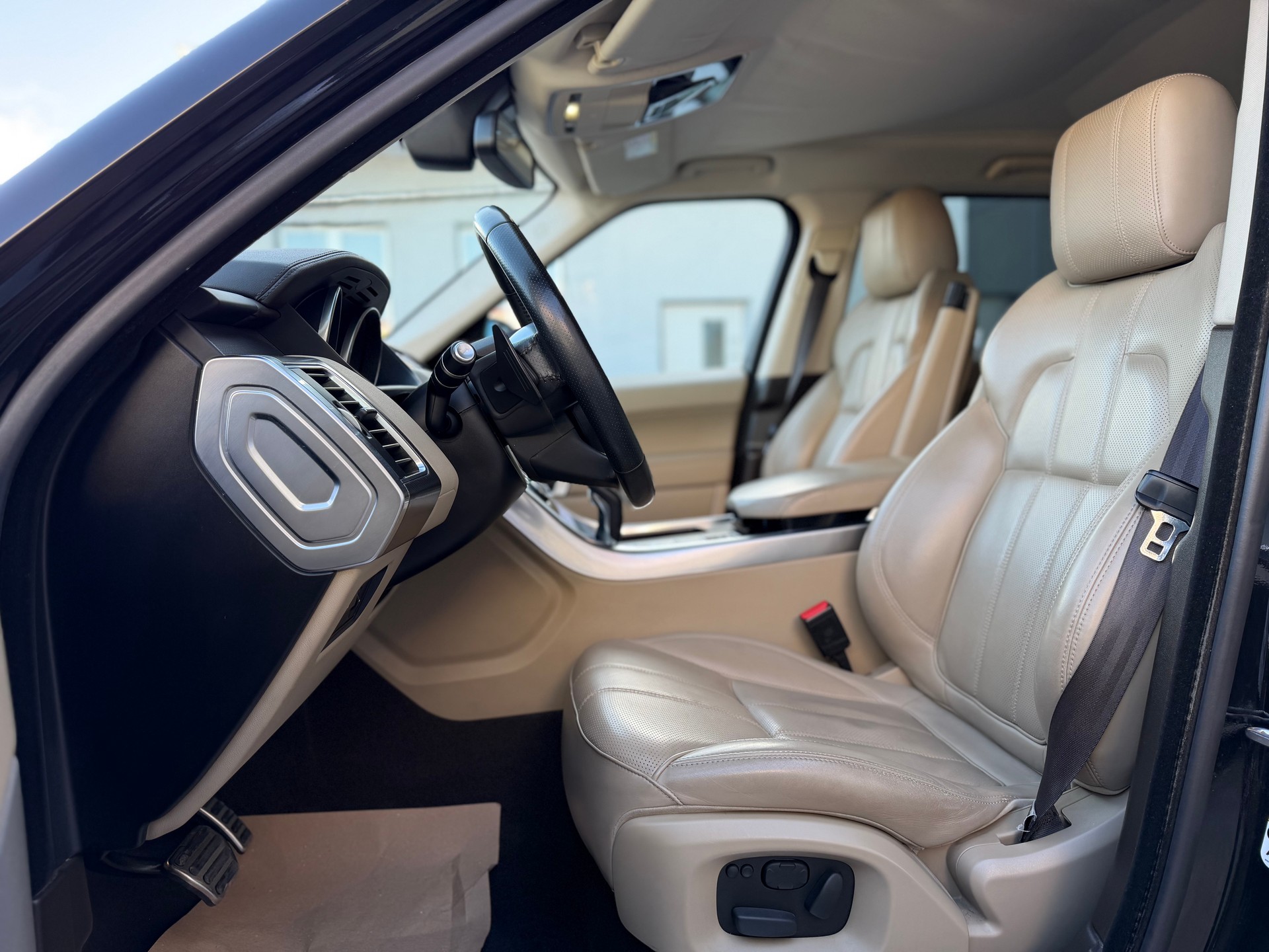 LAND ROVER Range Rover Sport 3.0 SDV6 HSE Dynamic Automatic-image-9