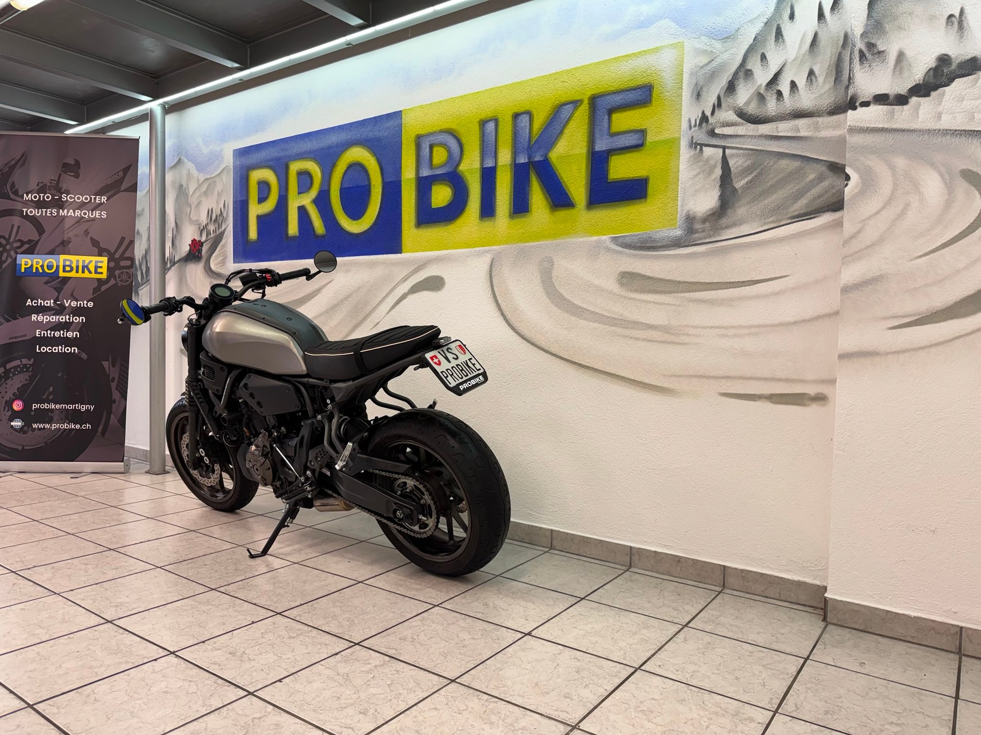 YAMAHA XSR 700-showroom-element-3