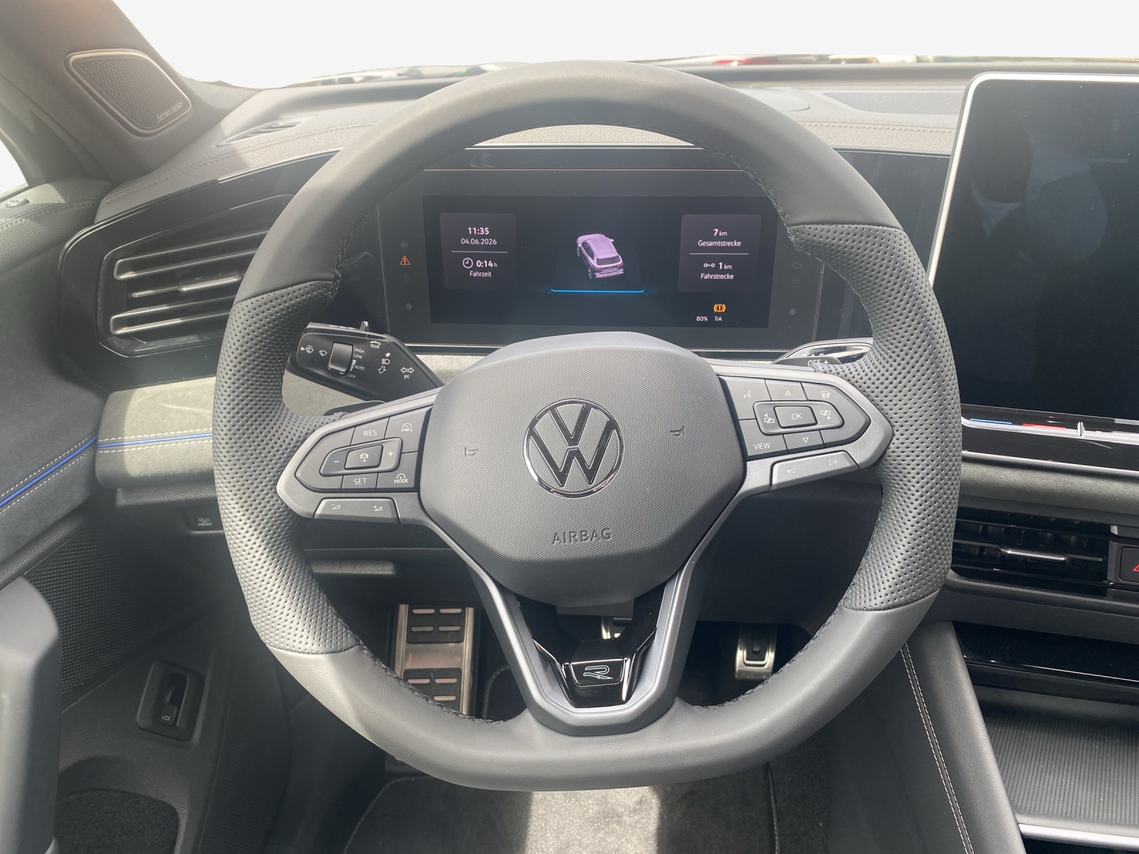 VW Tiguan 2.0 TDI SCR R-Line 4Motion DSG-image-9
