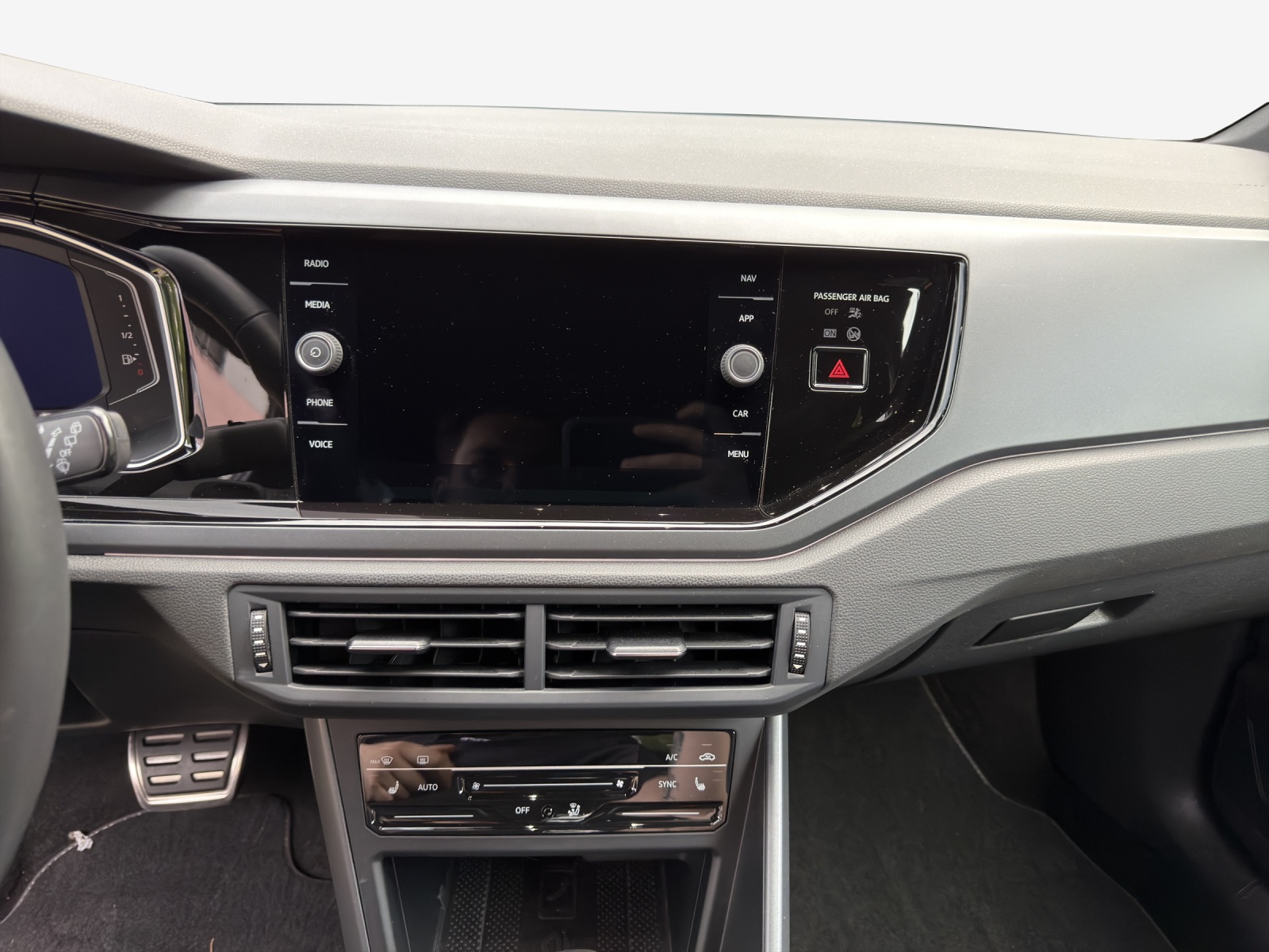 VW Taigo 1.0 TSI R-Line DSG-image-10