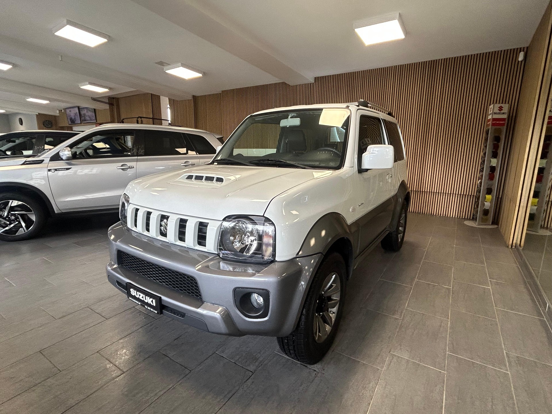 SUZUKI Jimny Wagon 1.3 4WD Sergio Cellano Top 4 PLACES/4 SITZE-image-3
