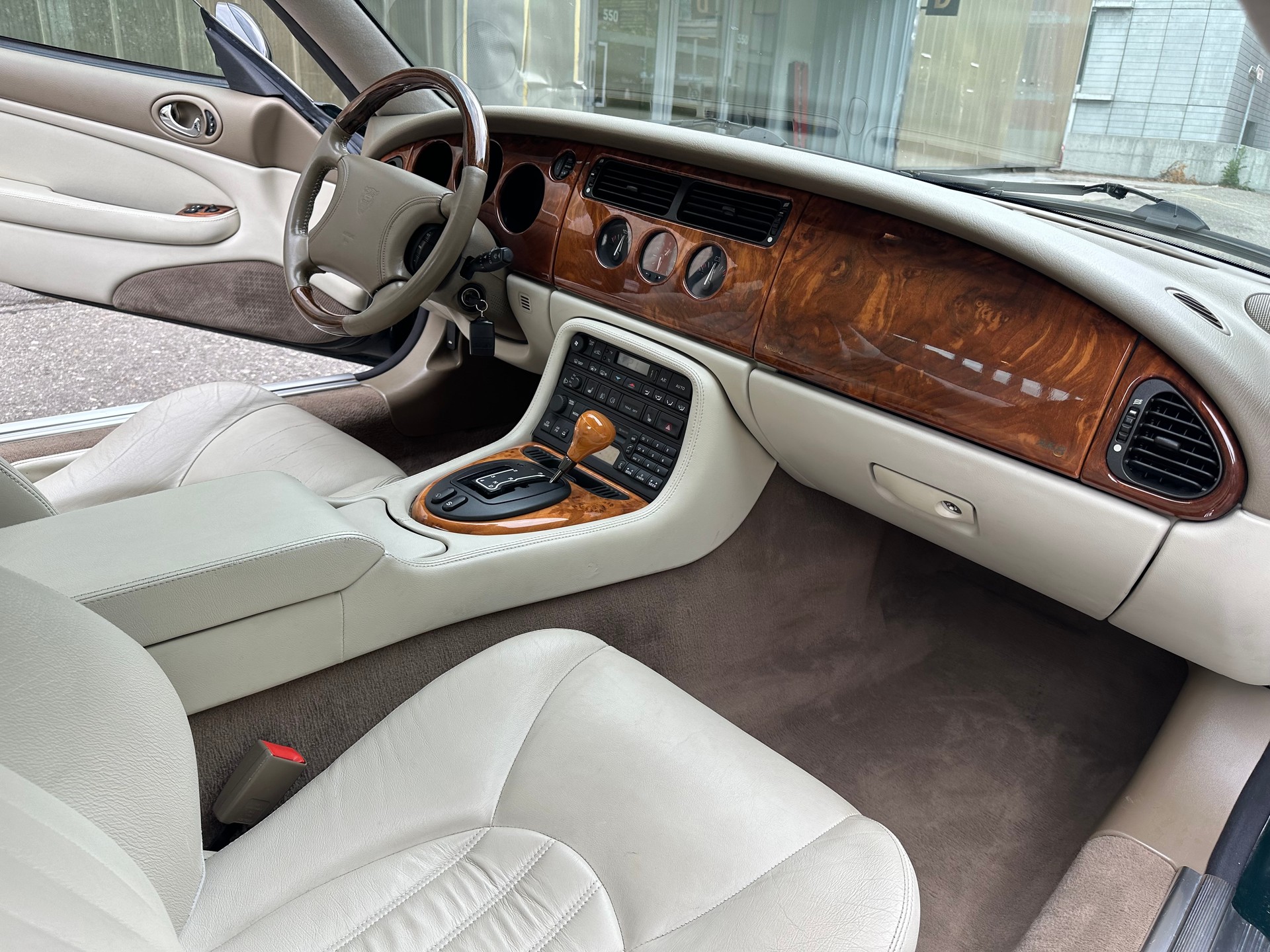 JAGUAR XK8 4.0-image-12