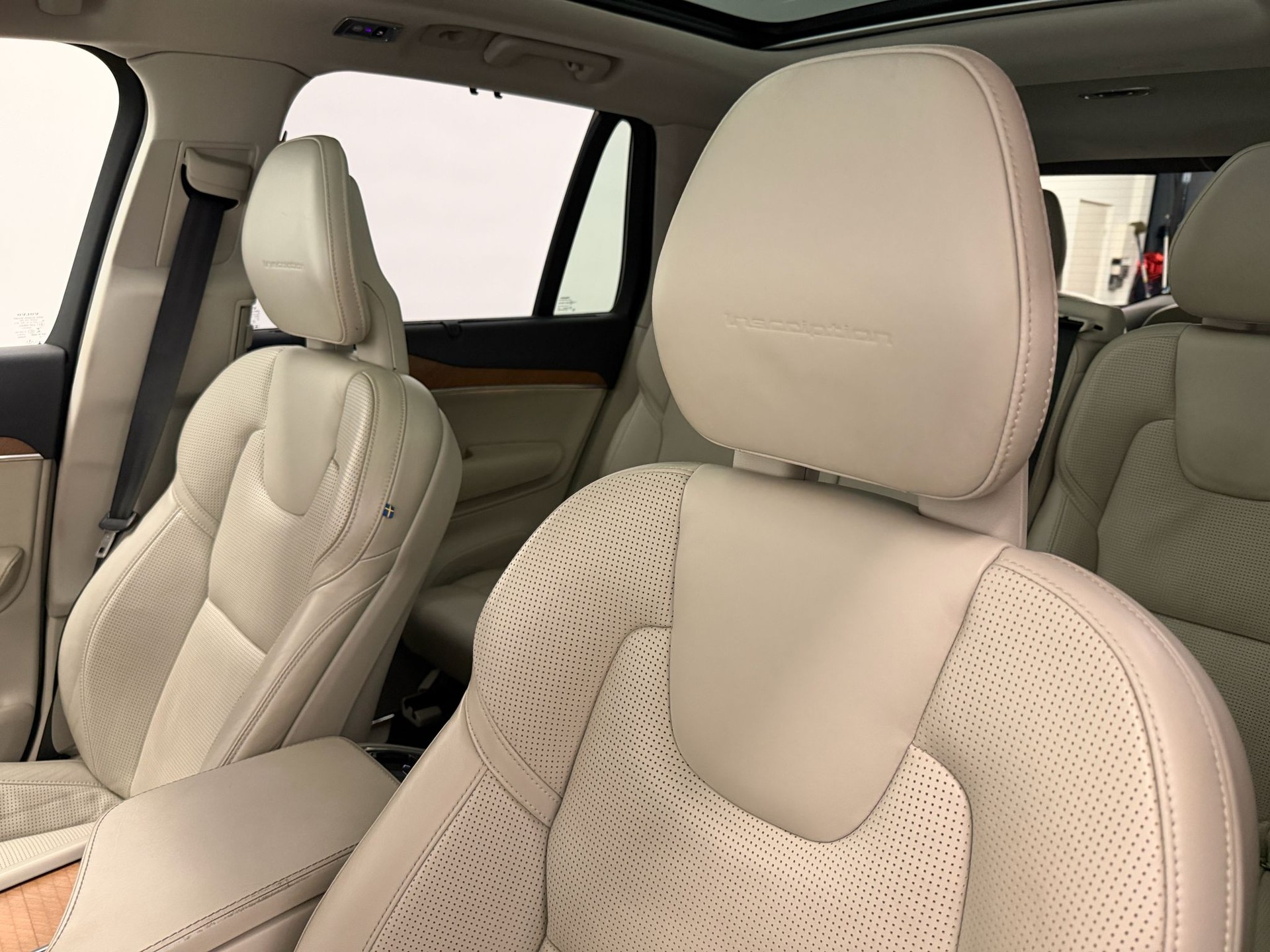 VOLVO XC90 D5 AWD Inscription Geartronic-image-15
