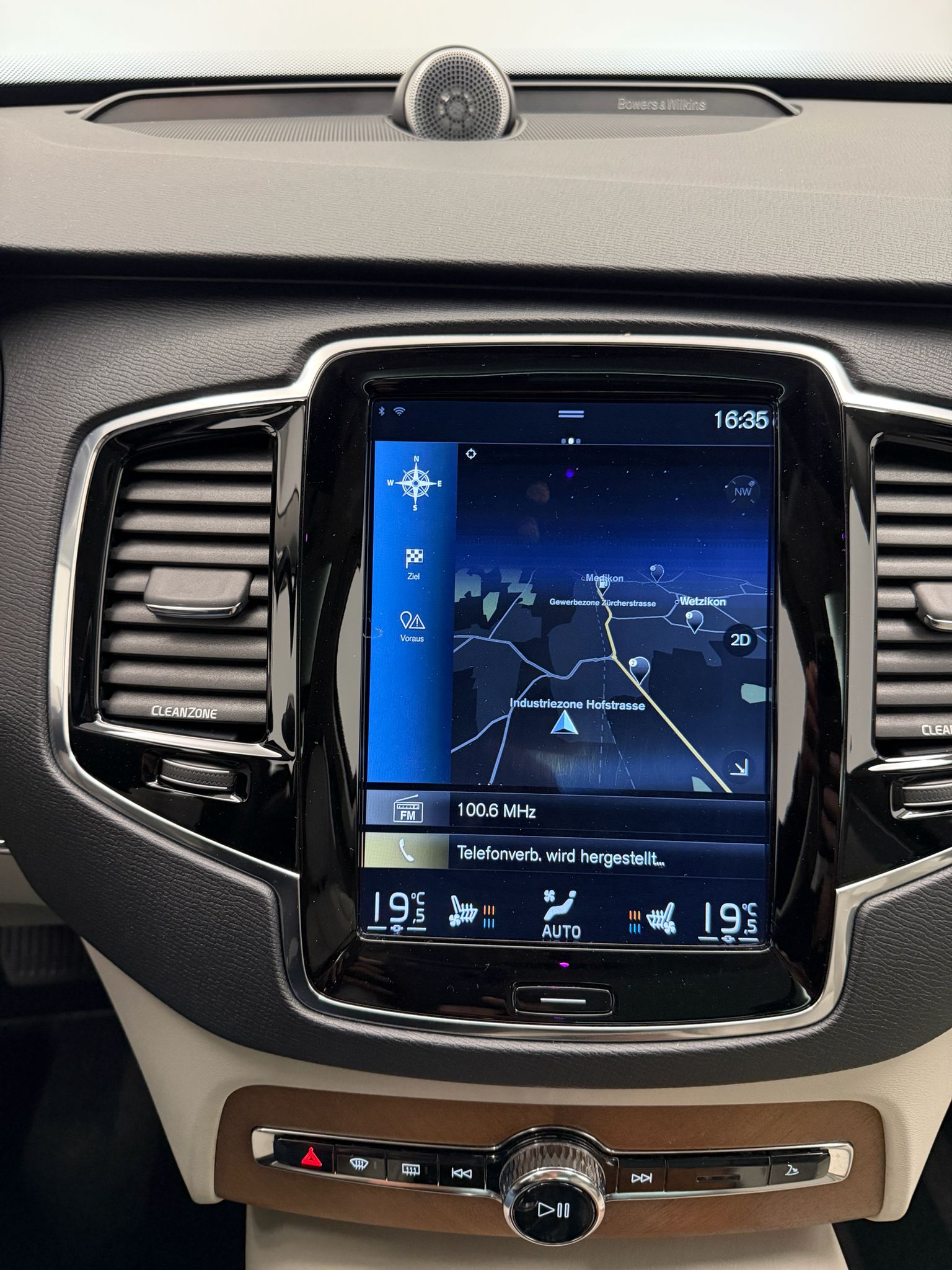 VOLVO XC90 D5 AWD Inscription Geartronic-image-25