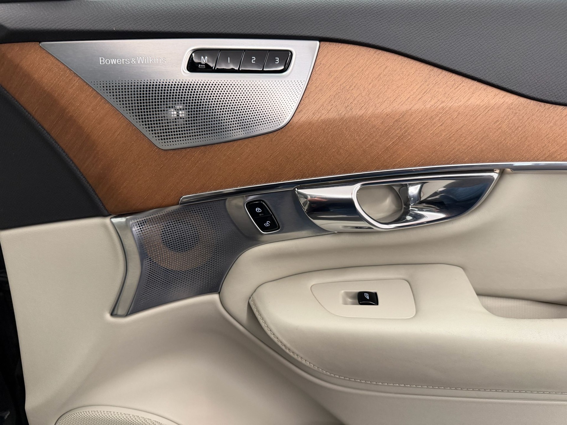 VOLVO XC90 D5 AWD Inscription Geartronic-image-20