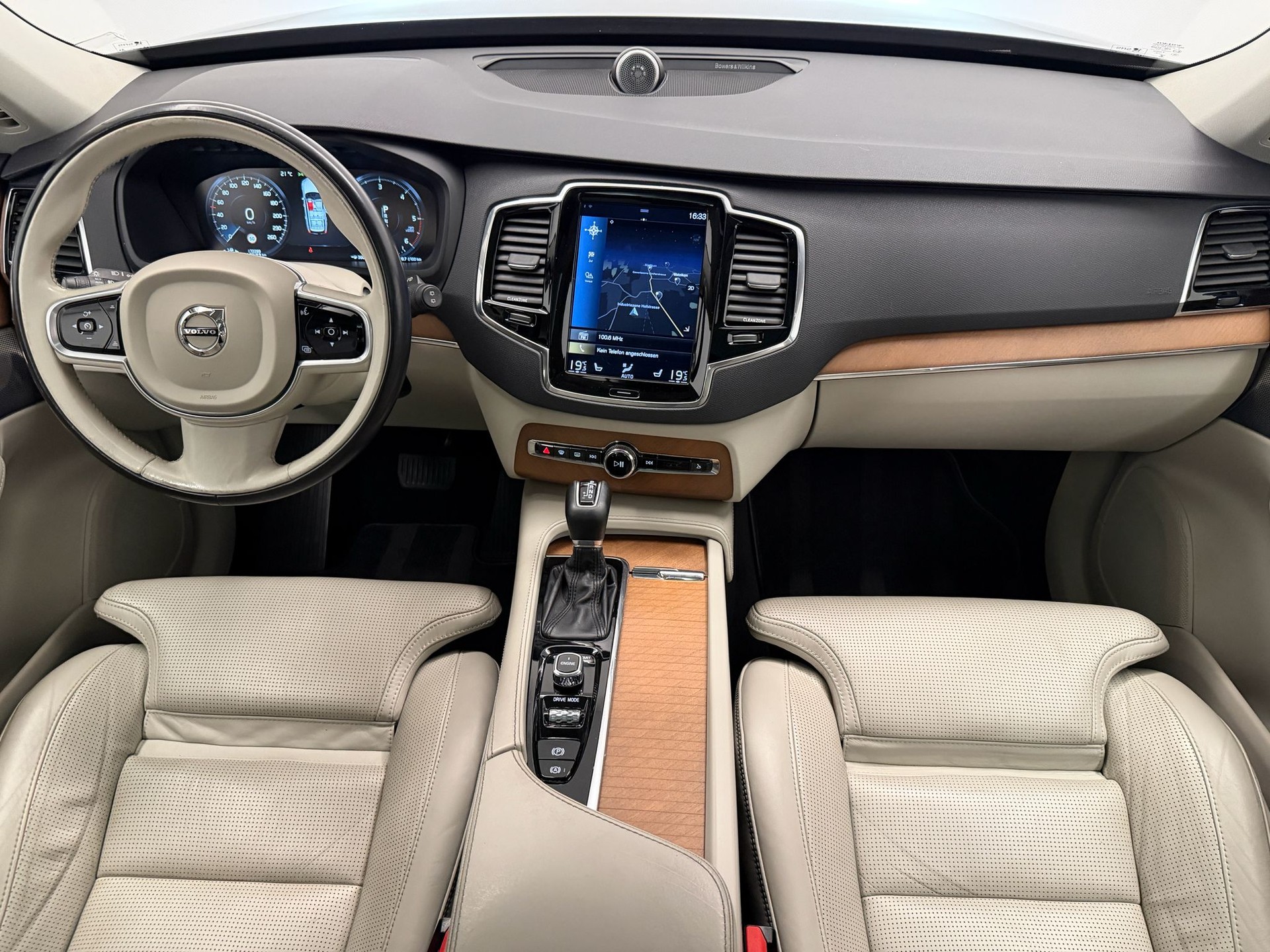 VOLVO XC90 D5 AWD Inscription Geartronic-image-14
