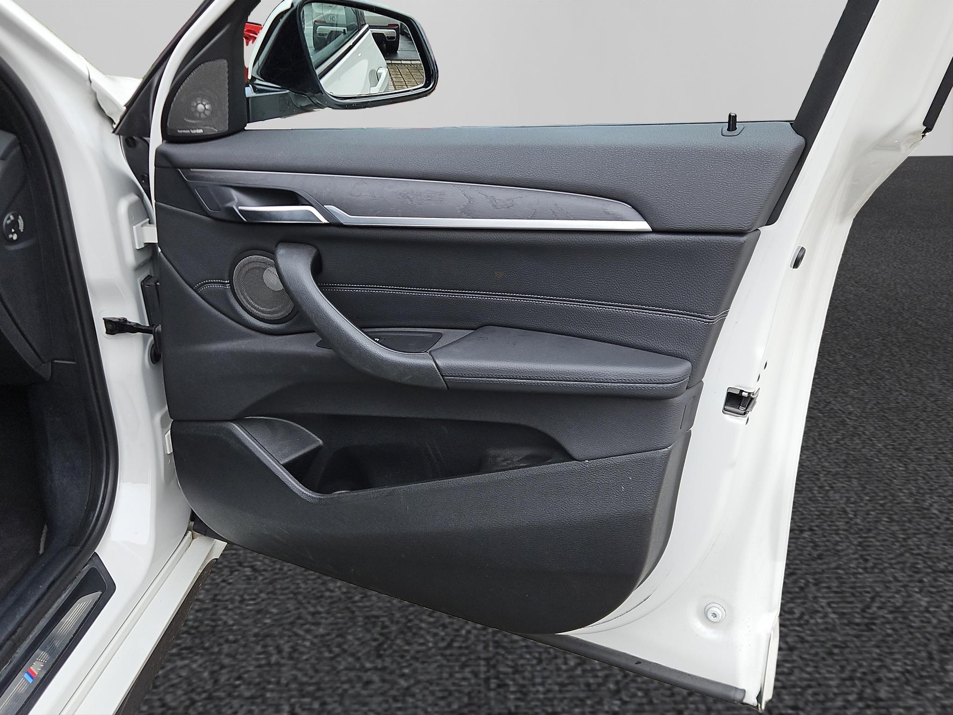 BMW X2 xDrive 20d M Sport Steptronic-image-14