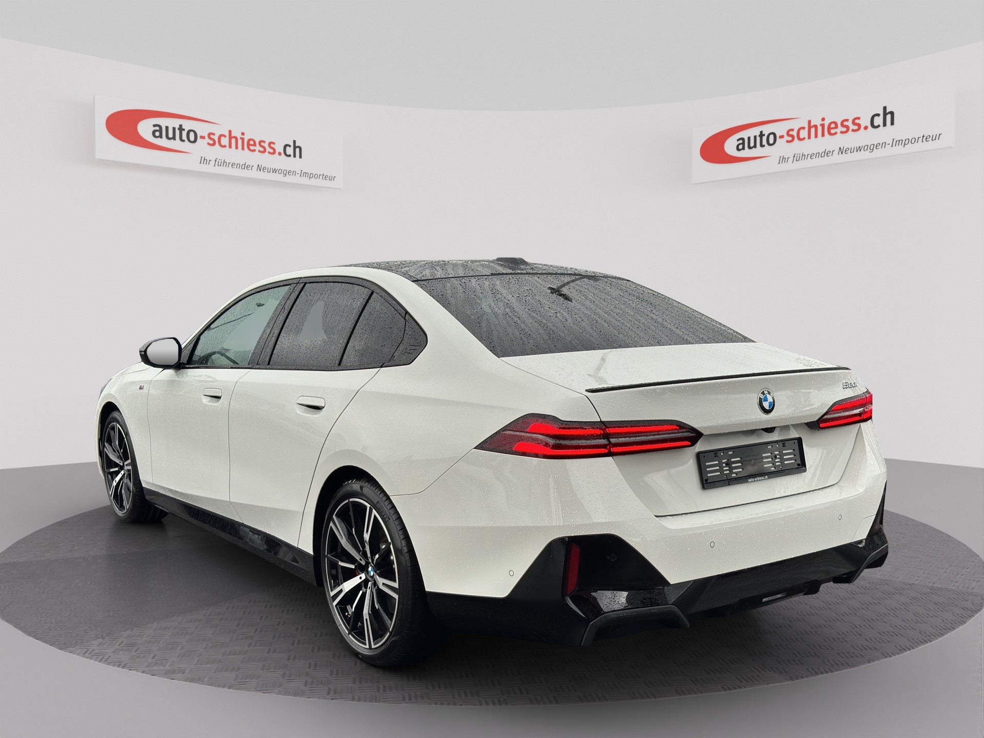 BMW 520i 48V M Sport Pro Steptronic-image-2