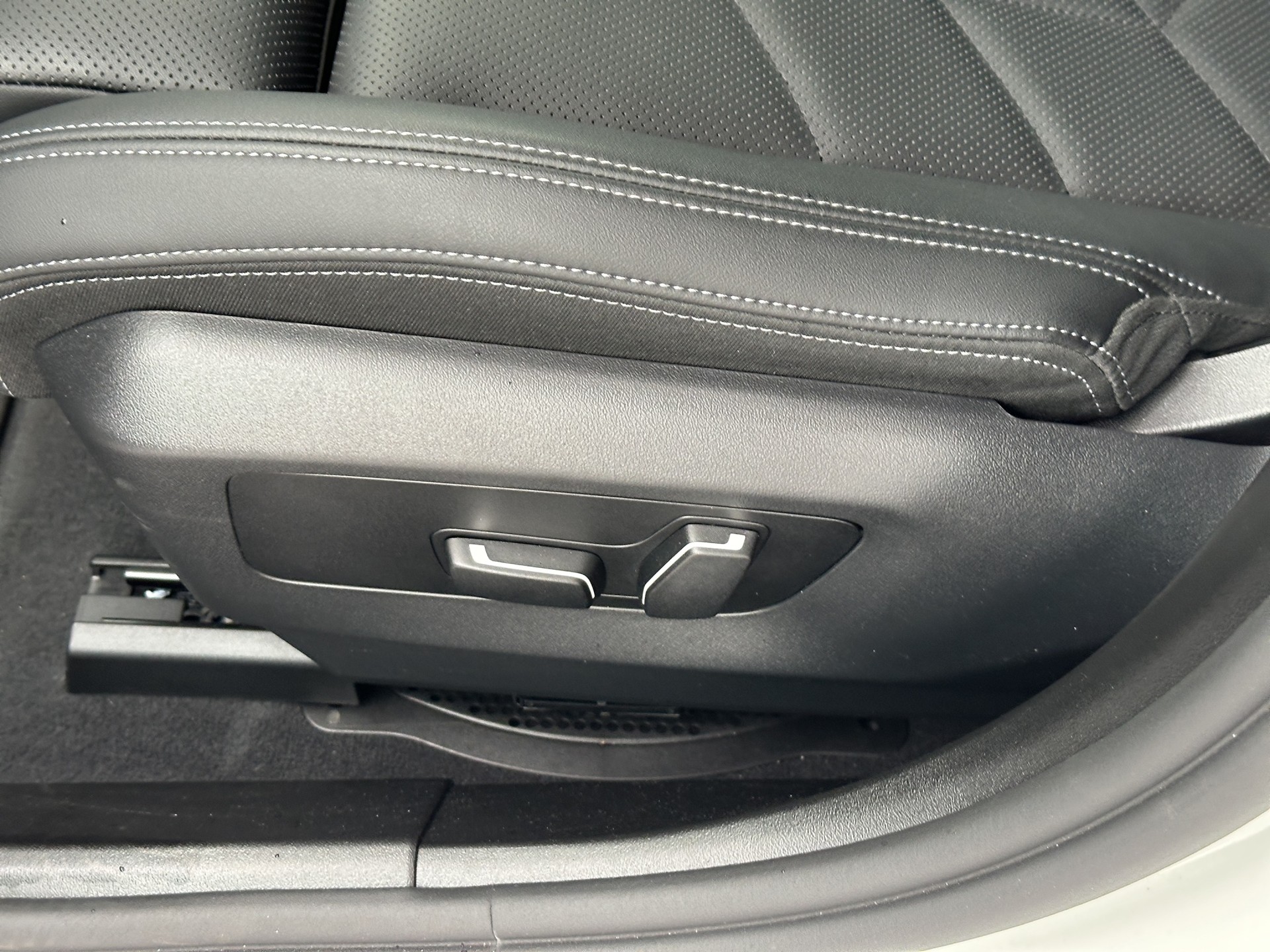 BMW 520i 48V M Sport Pro Steptronic-image-9