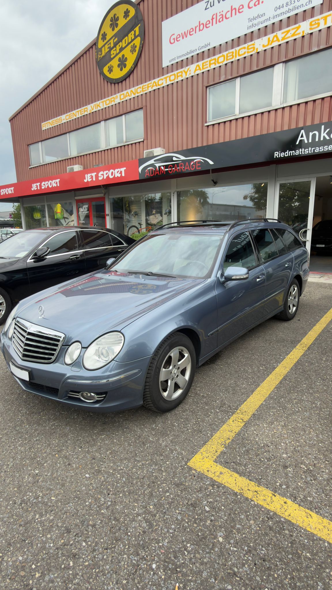 MERCEDES-BENZ E 350 Avantgarde 4Matic Automatic-image-2
