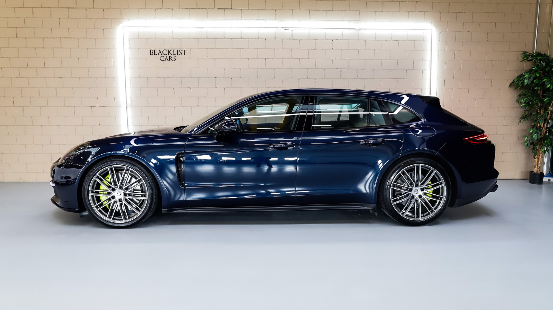 PORSCHE Panamera 4 E-Hybrid Sport Turismo PDK-image-3