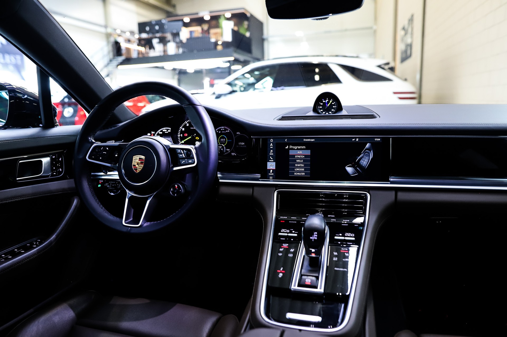 PORSCHE Panamera 4 E-Hybrid Sport Turismo PDK-image-19