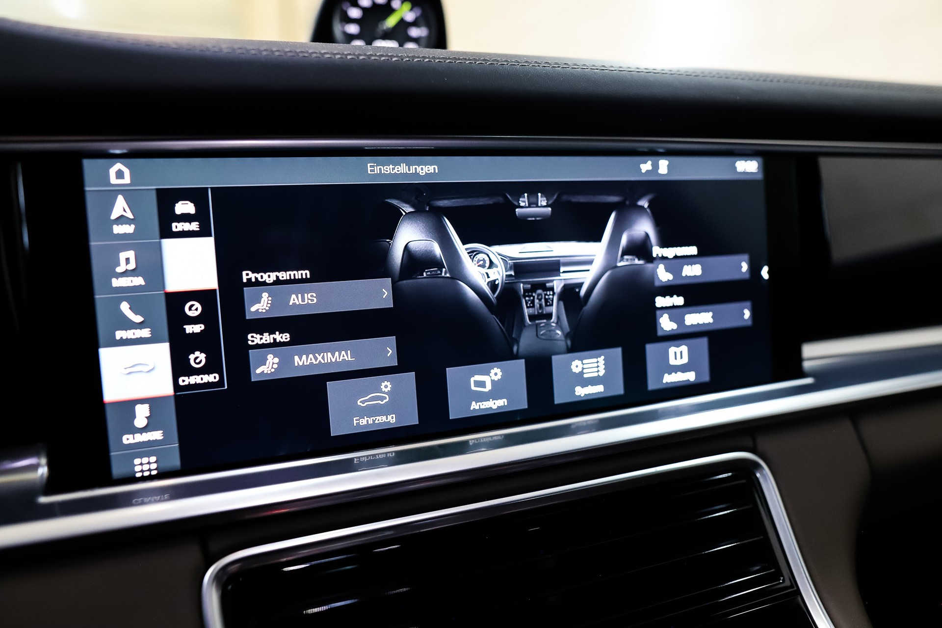 PORSCHE Panamera 4 E-Hybrid Sport Turismo PDK-image-11