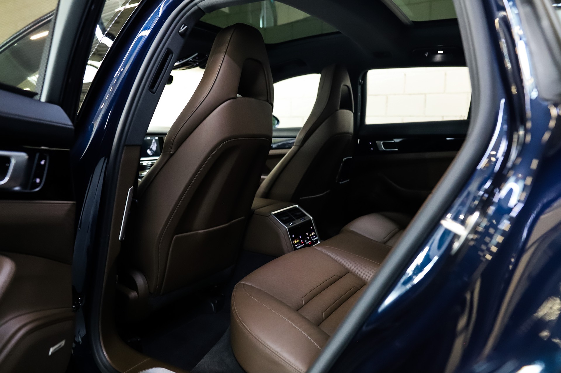 PORSCHE Panamera 4 E-Hybrid Sport Turismo PDK-image-17