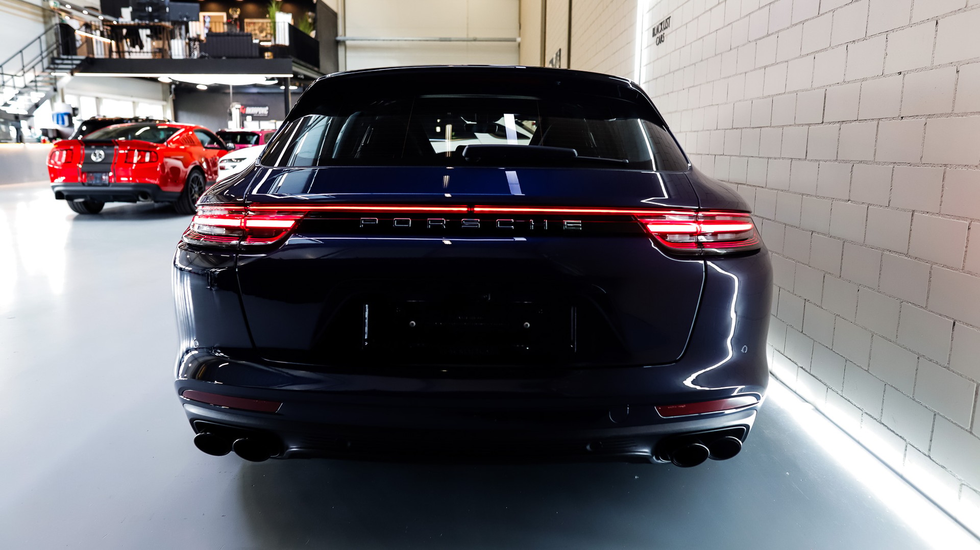 PORSCHE Panamera 4 E-Hybrid Sport Turismo PDK-image-5