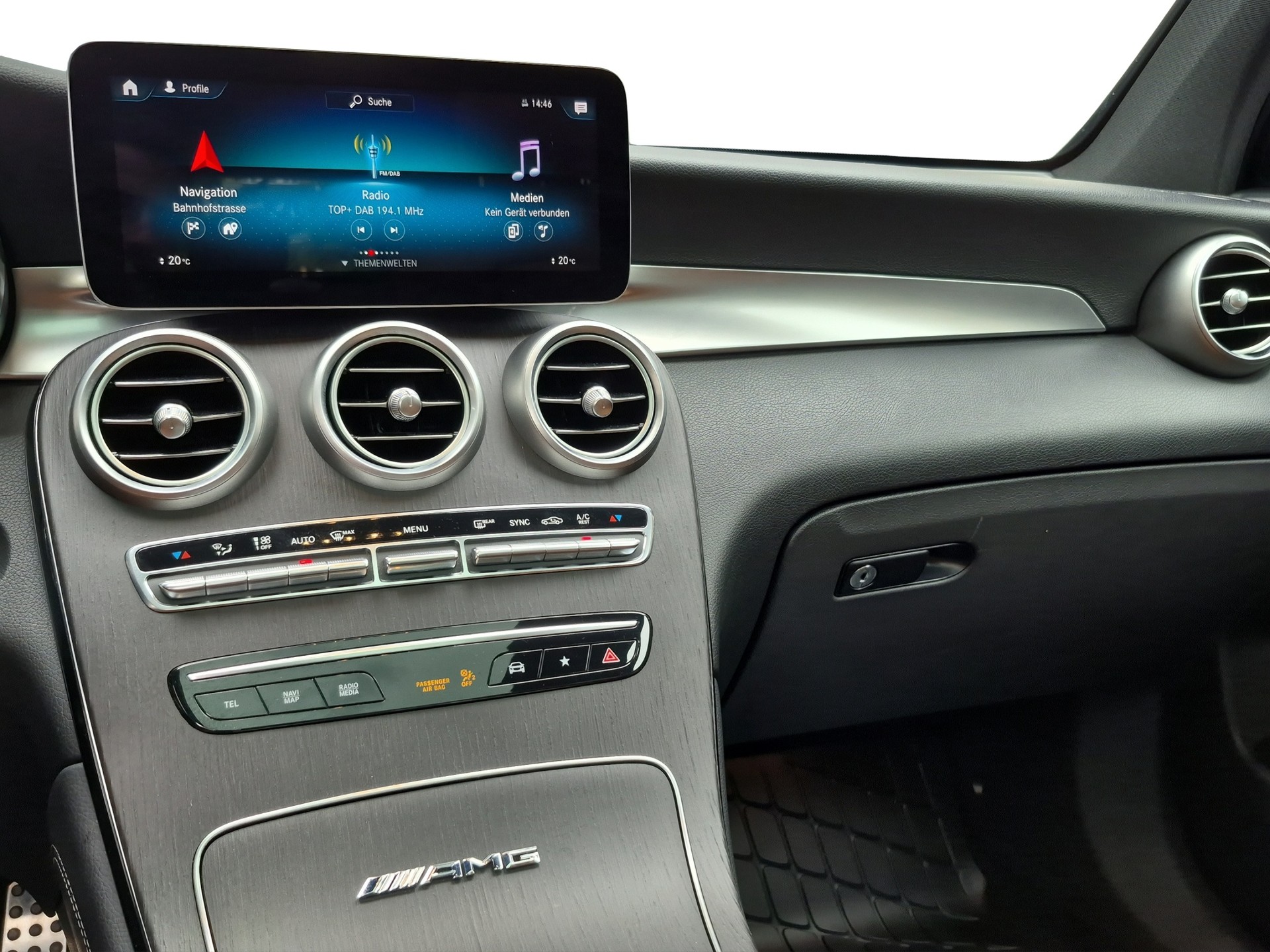 MERCEDES-BENZ GLC 300 d AMG Line 4Matic 9G-Tronic *Burmester/Anhängerkupplung*-image-11