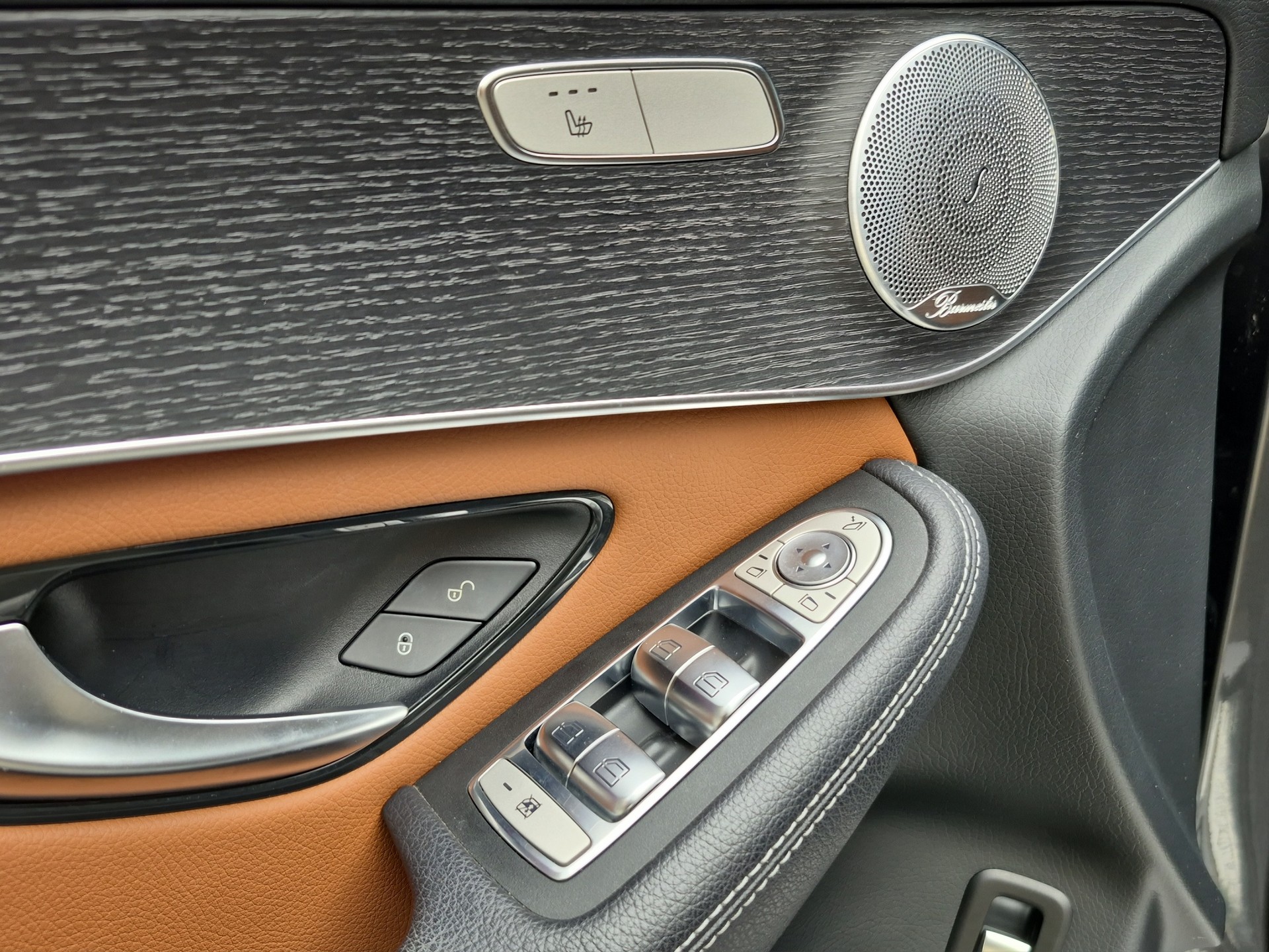 MERCEDES-BENZ GLC 300 d AMG Line 4Matic 9G-Tronic *Burmester/Anhängerkupplung*-image-9