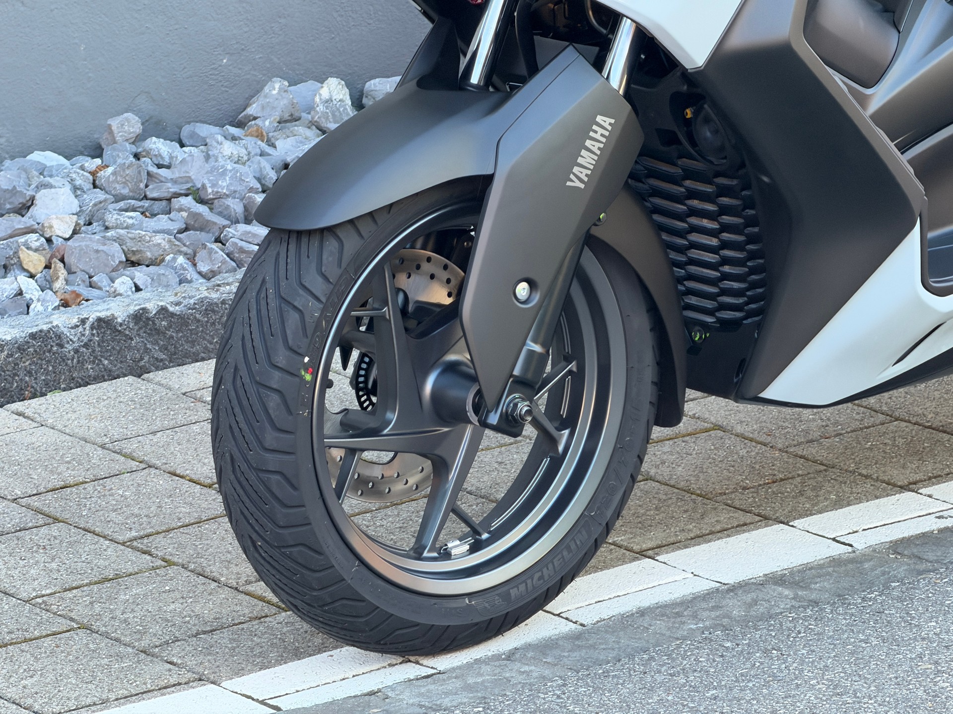 YAMAHA X-Max YP 125 Tech Max+-showroom-element-1